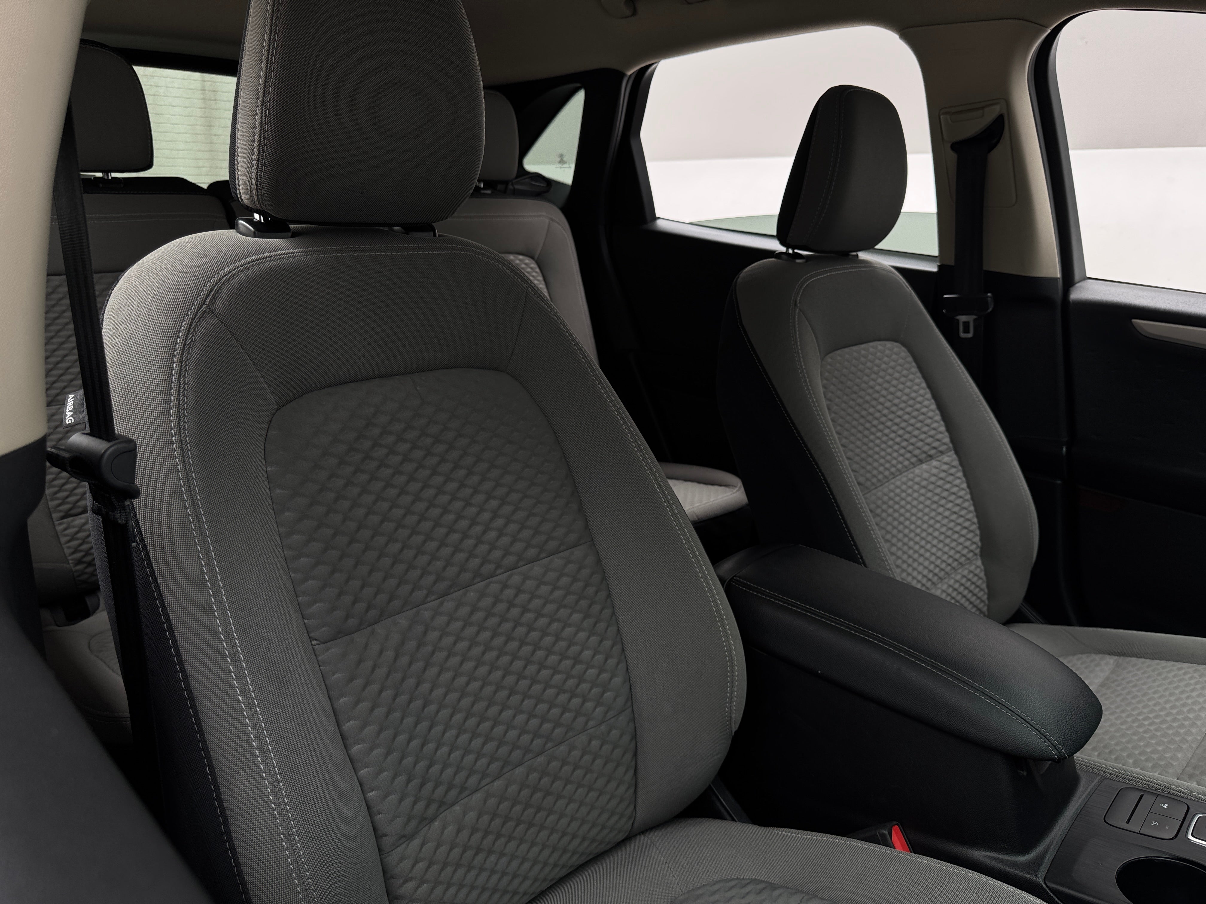 2020 Ford Escape SE 2