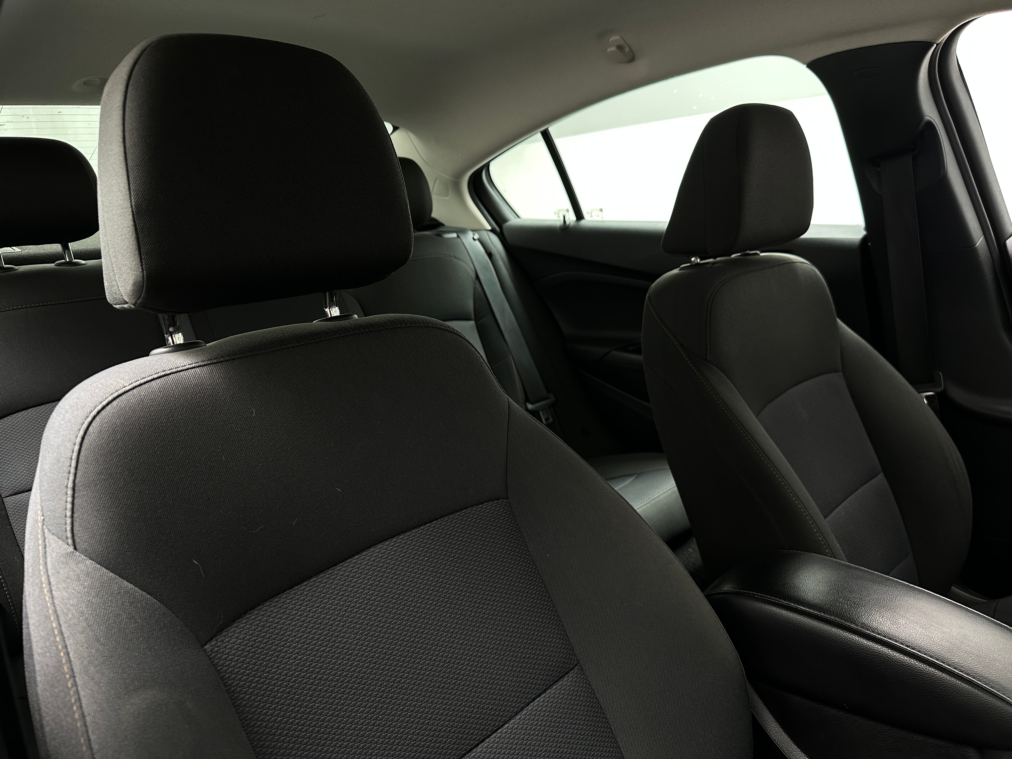 2018 Chevrolet Cruze LS 2