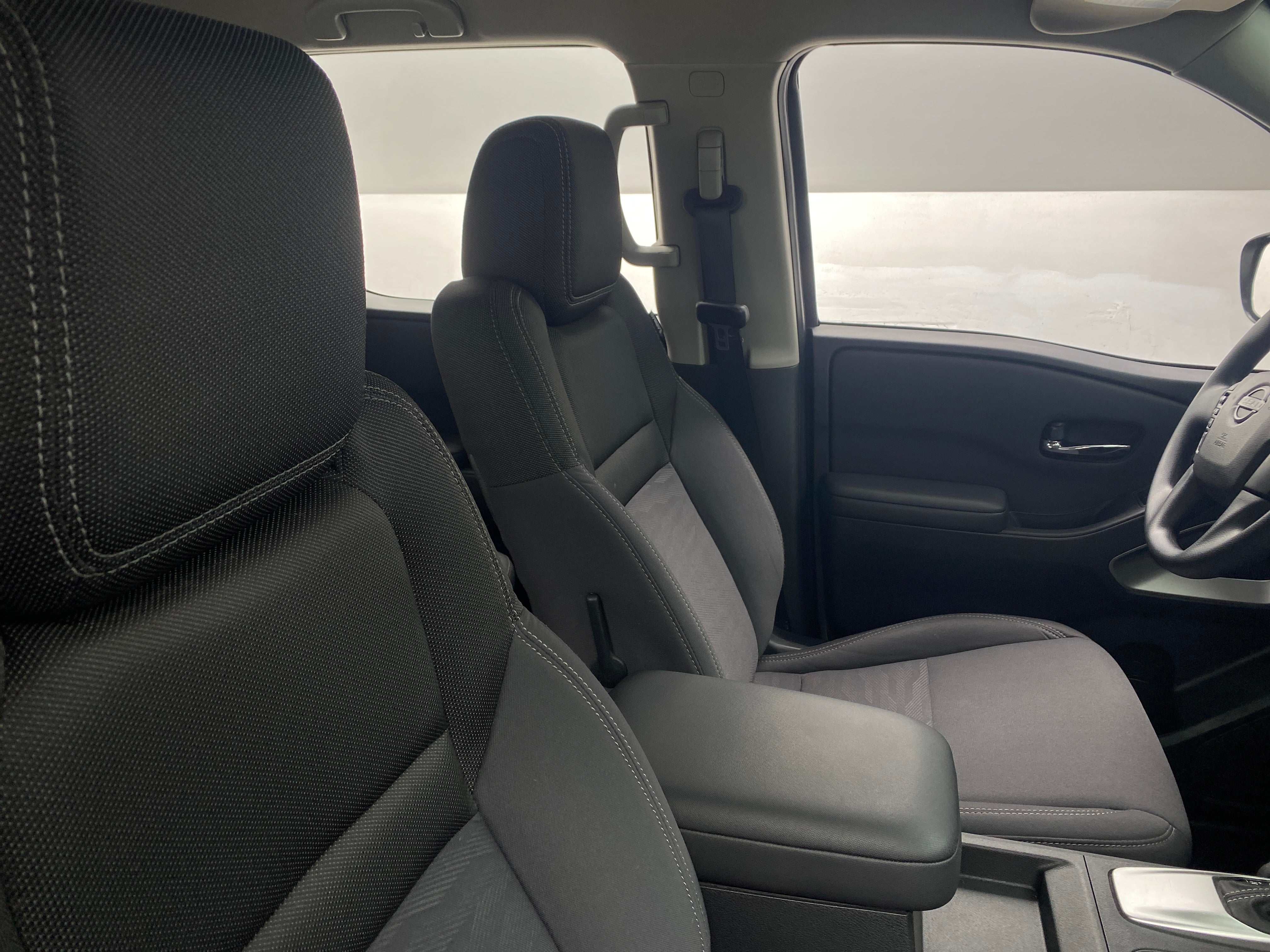 2024 Nissan Frontier SV 2