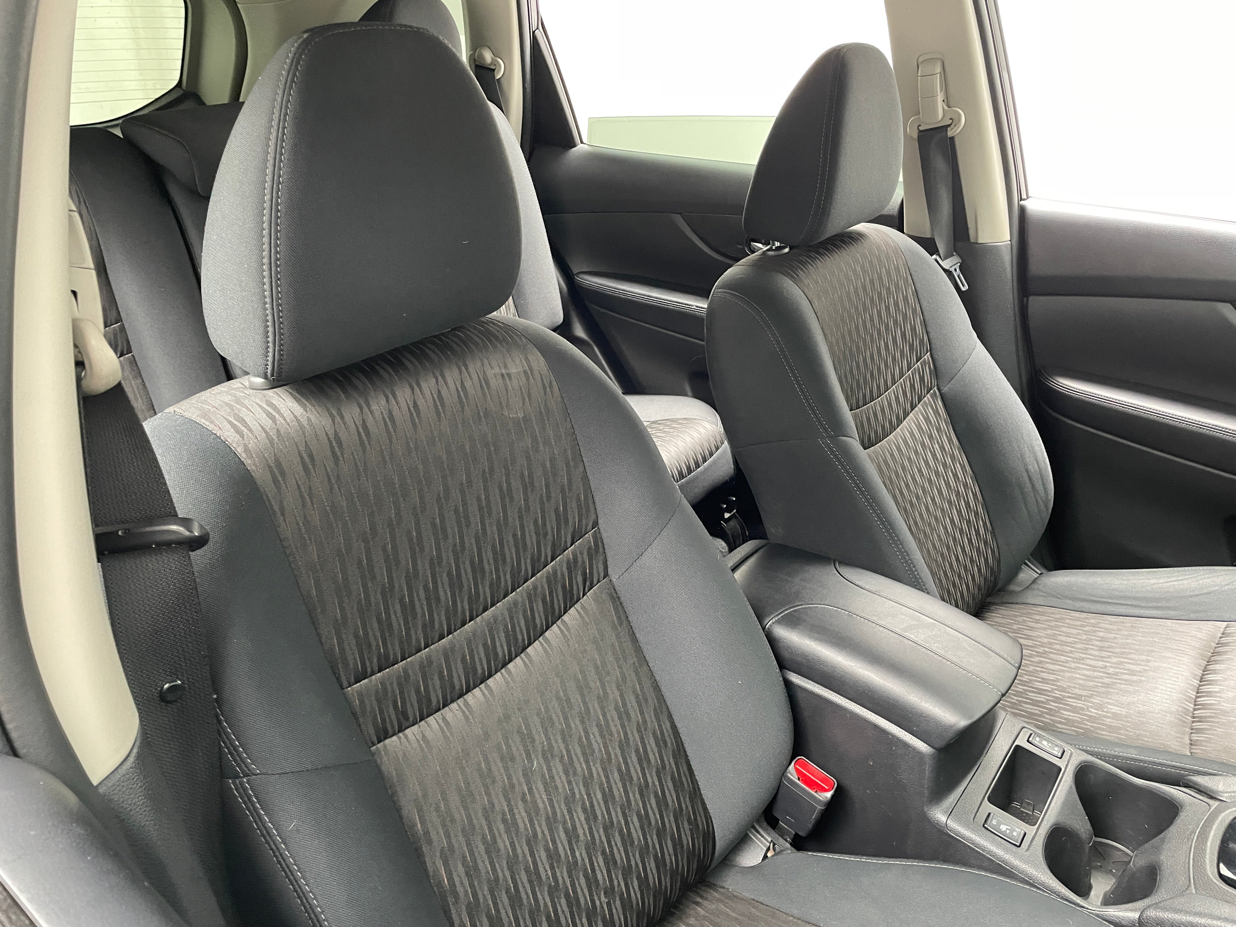 2017 Nissan Rogue SV 2
