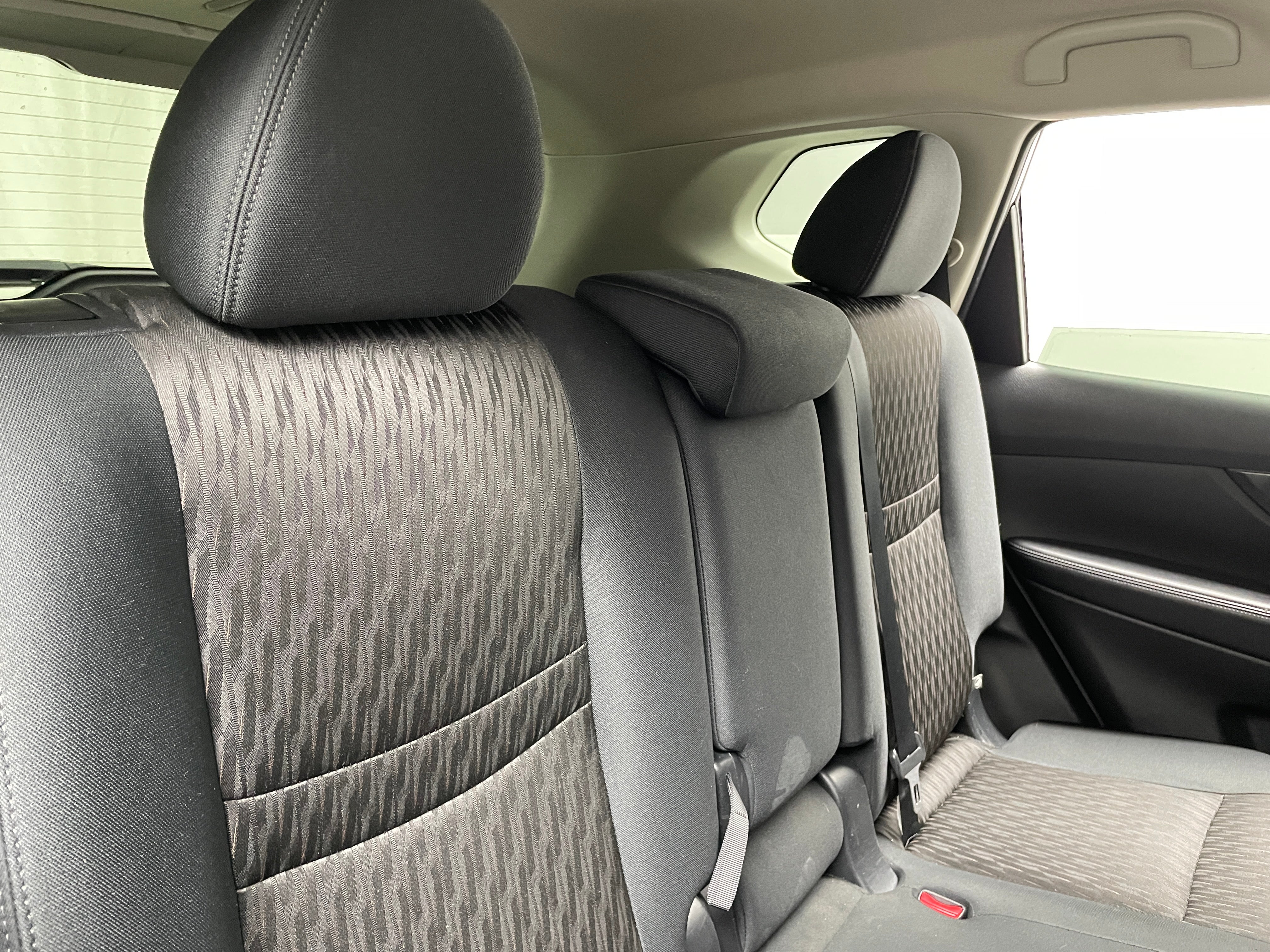 2017 Nissan Rogue SV 6
