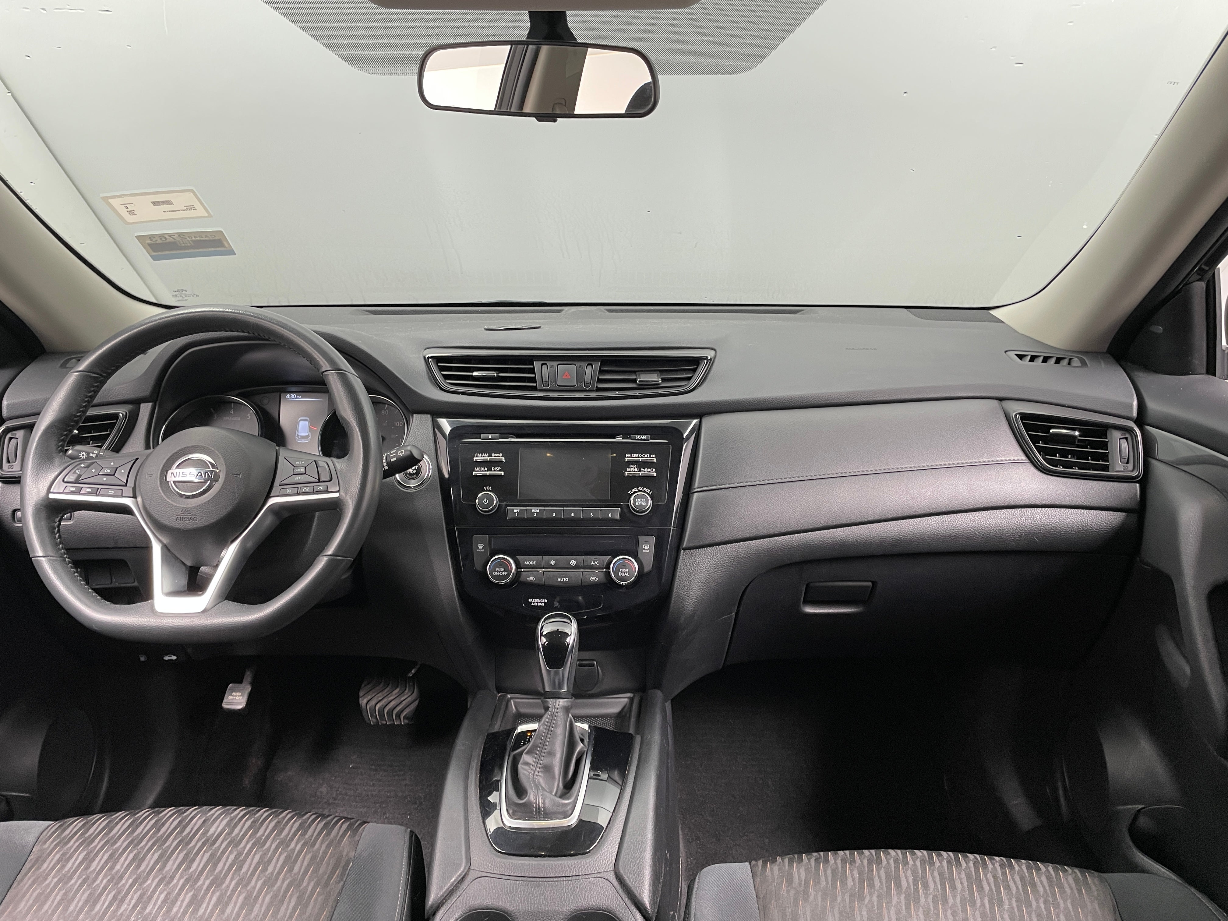 2017 Nissan Rogue SV 3