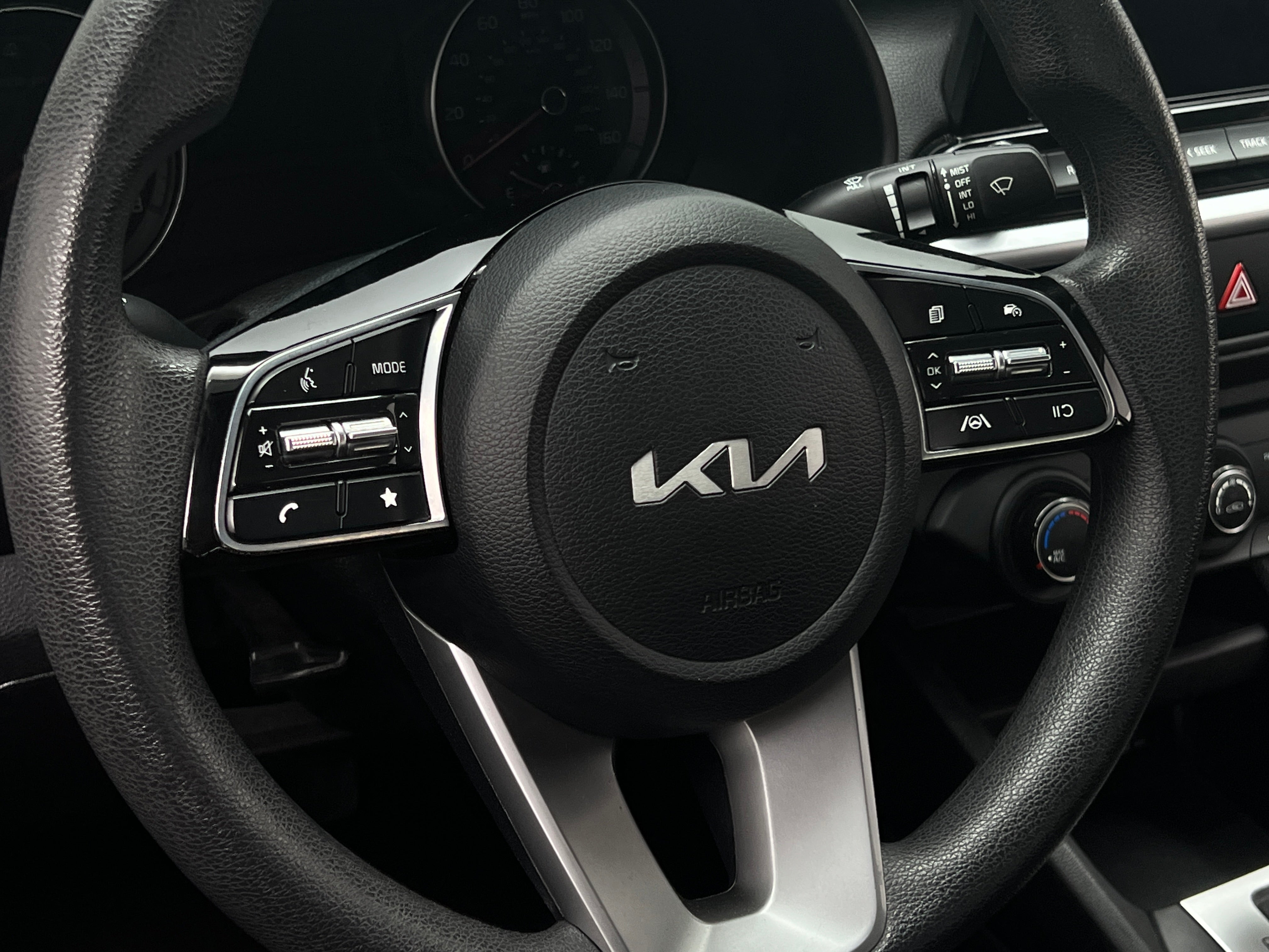 2023 Kia Forte LXS 5