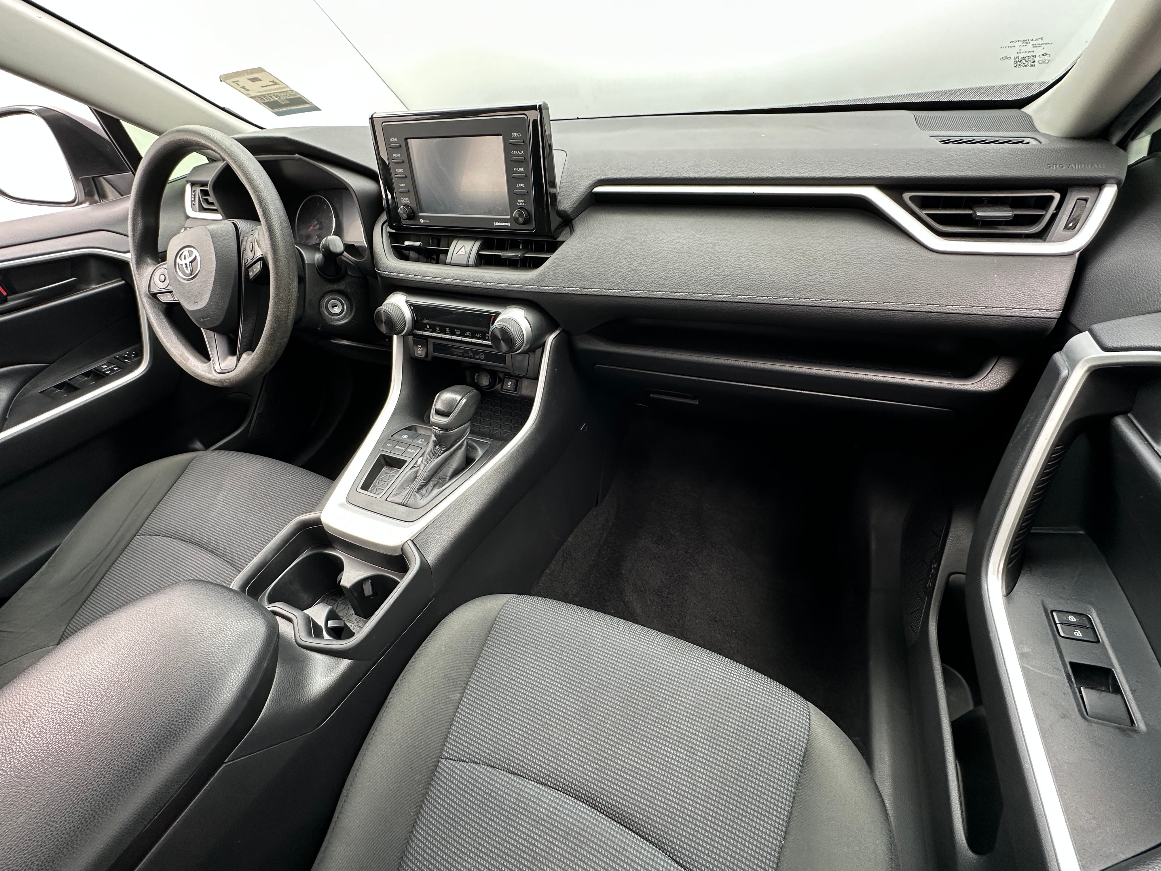 2021 Toyota RAV4 LE 3