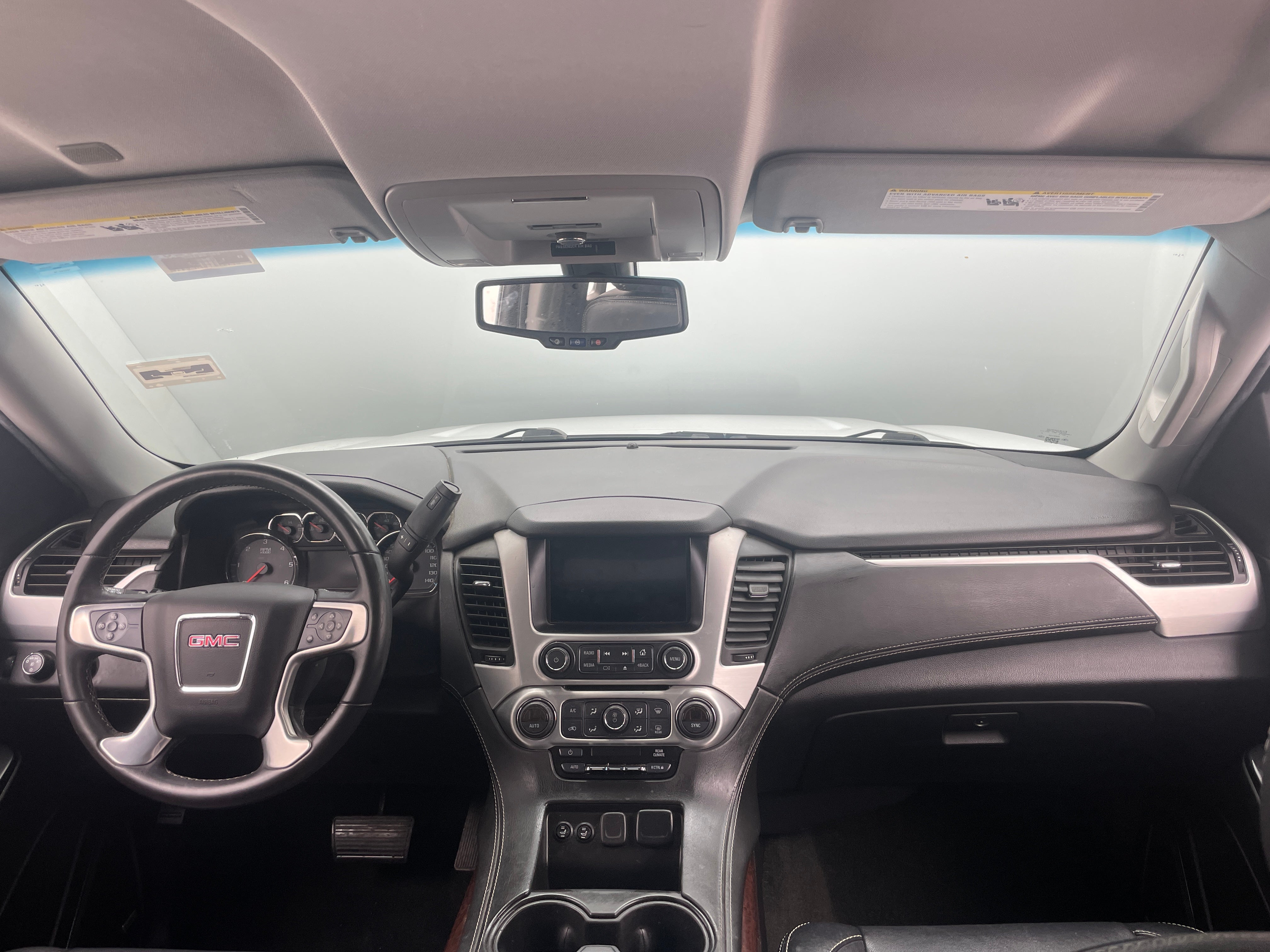 2017 GMC Yukon SLE 3