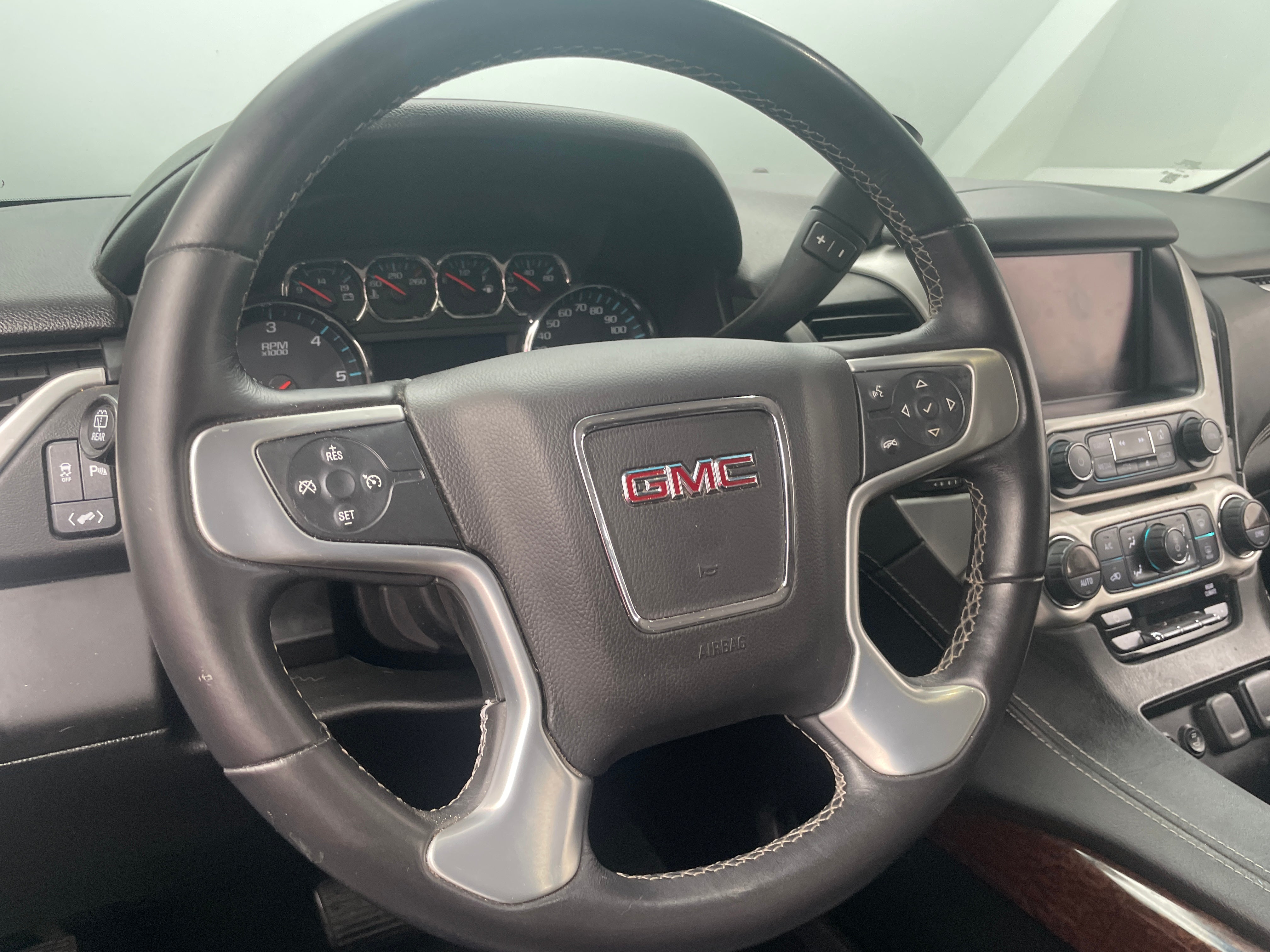2017 GMC Yukon SLE 5