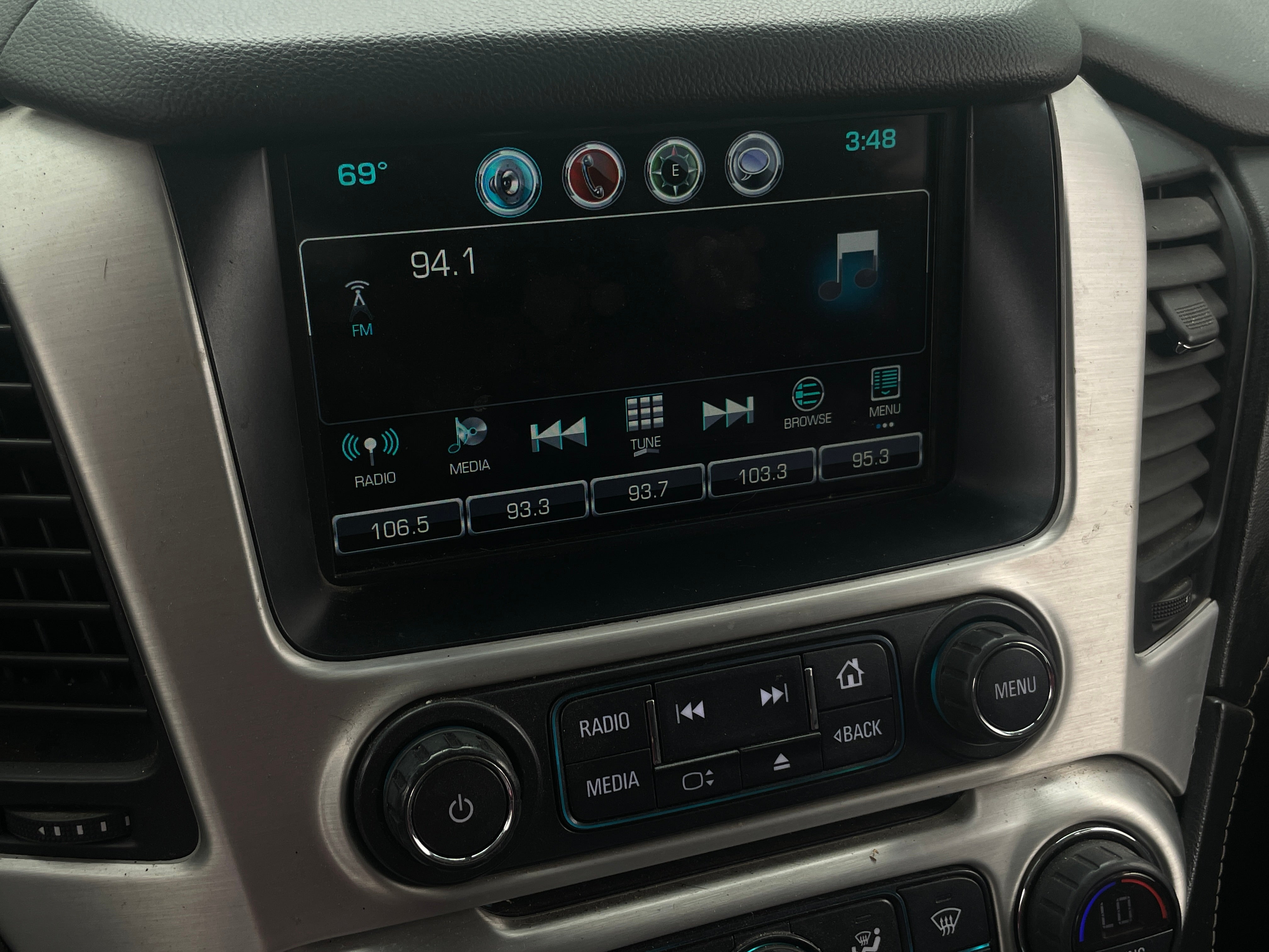 2017 GMC Yukon SLE 4