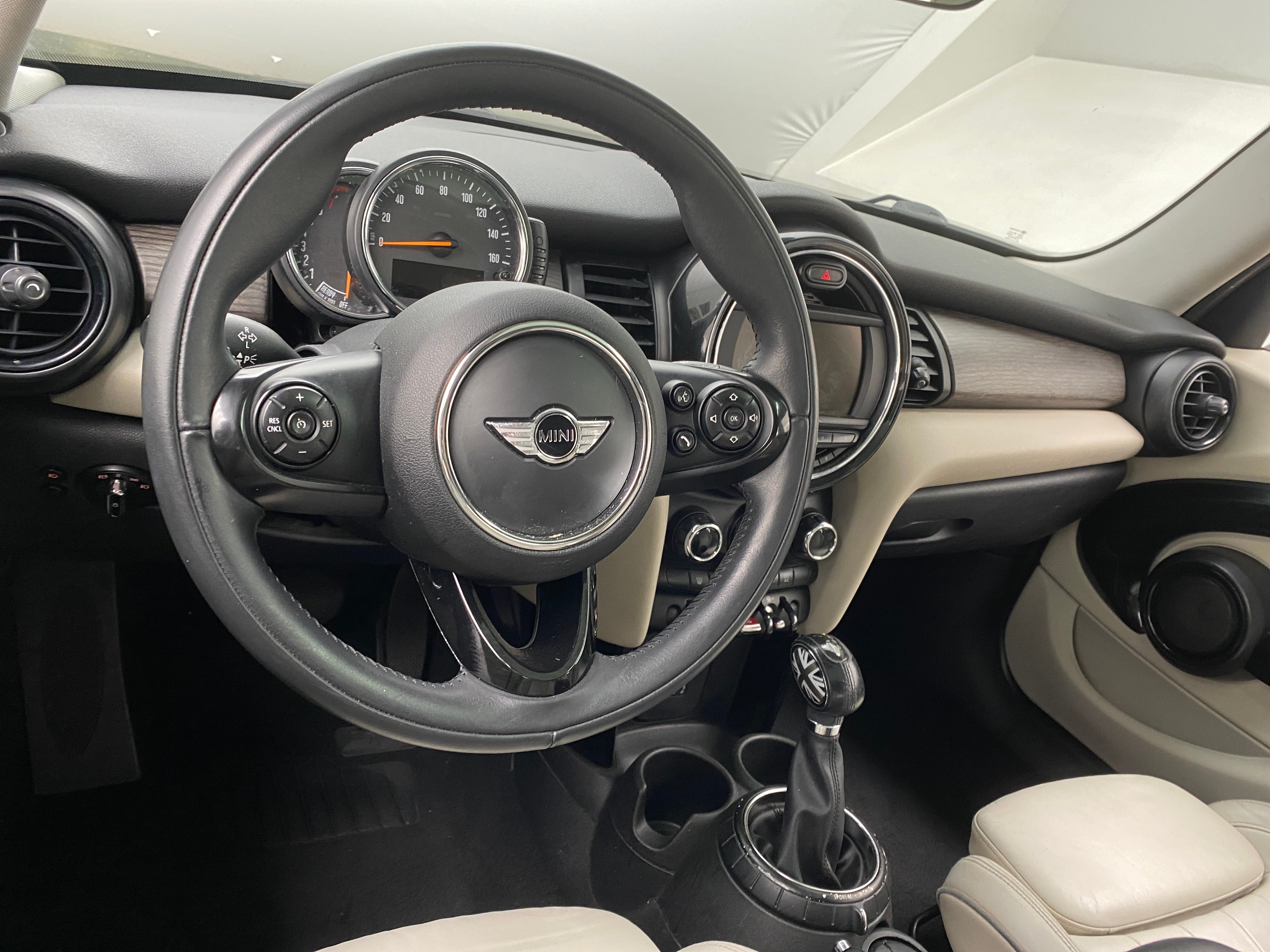 2016 MINI Cooper Hardtop 4 Door 2