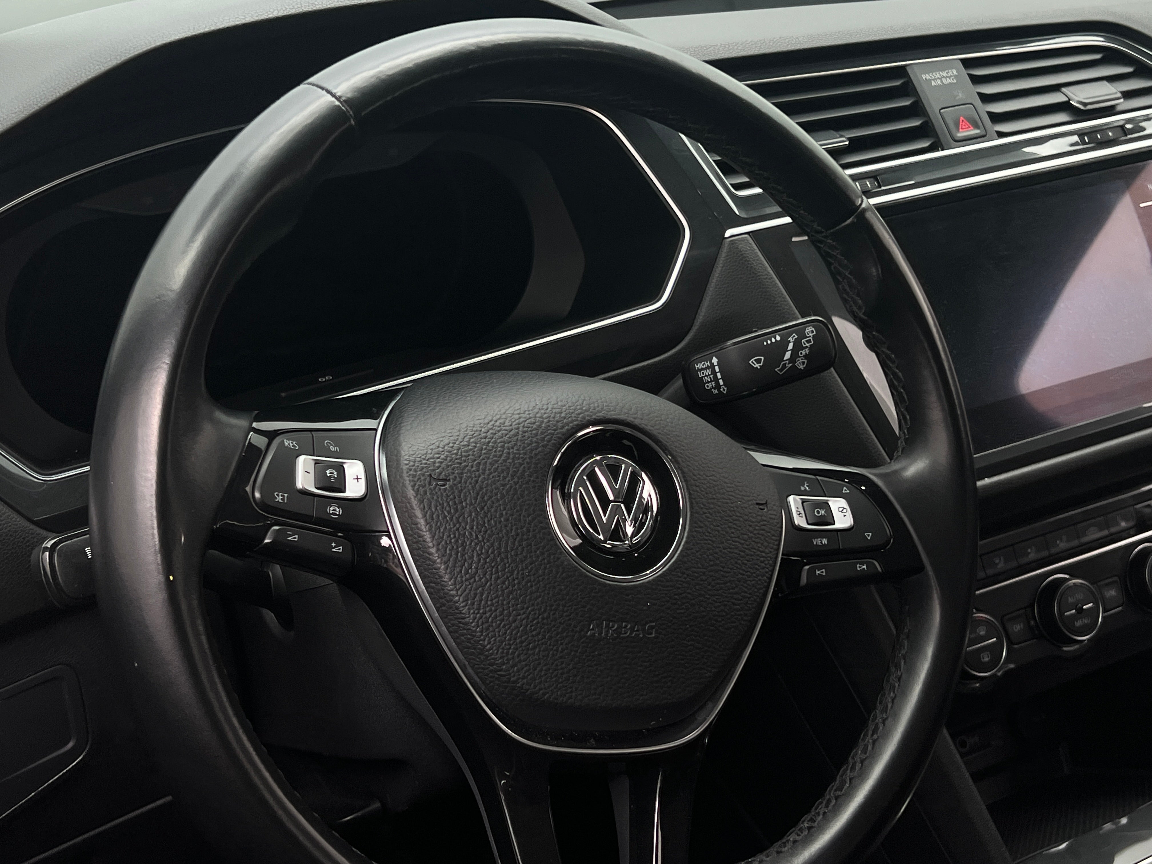 2019 Volkswagen Tiguan SEL 4