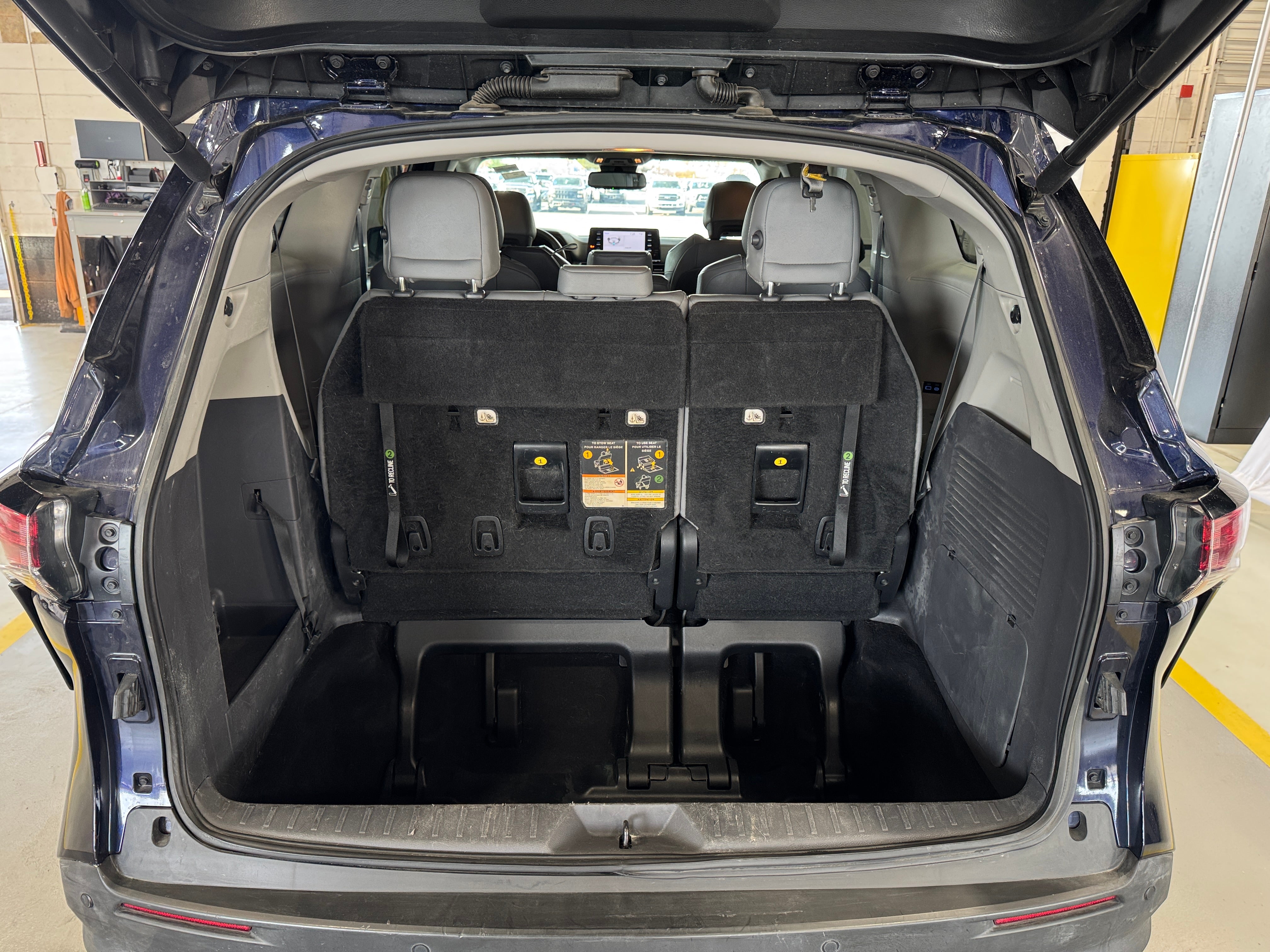 2022 Toyota Sienna XLE 6