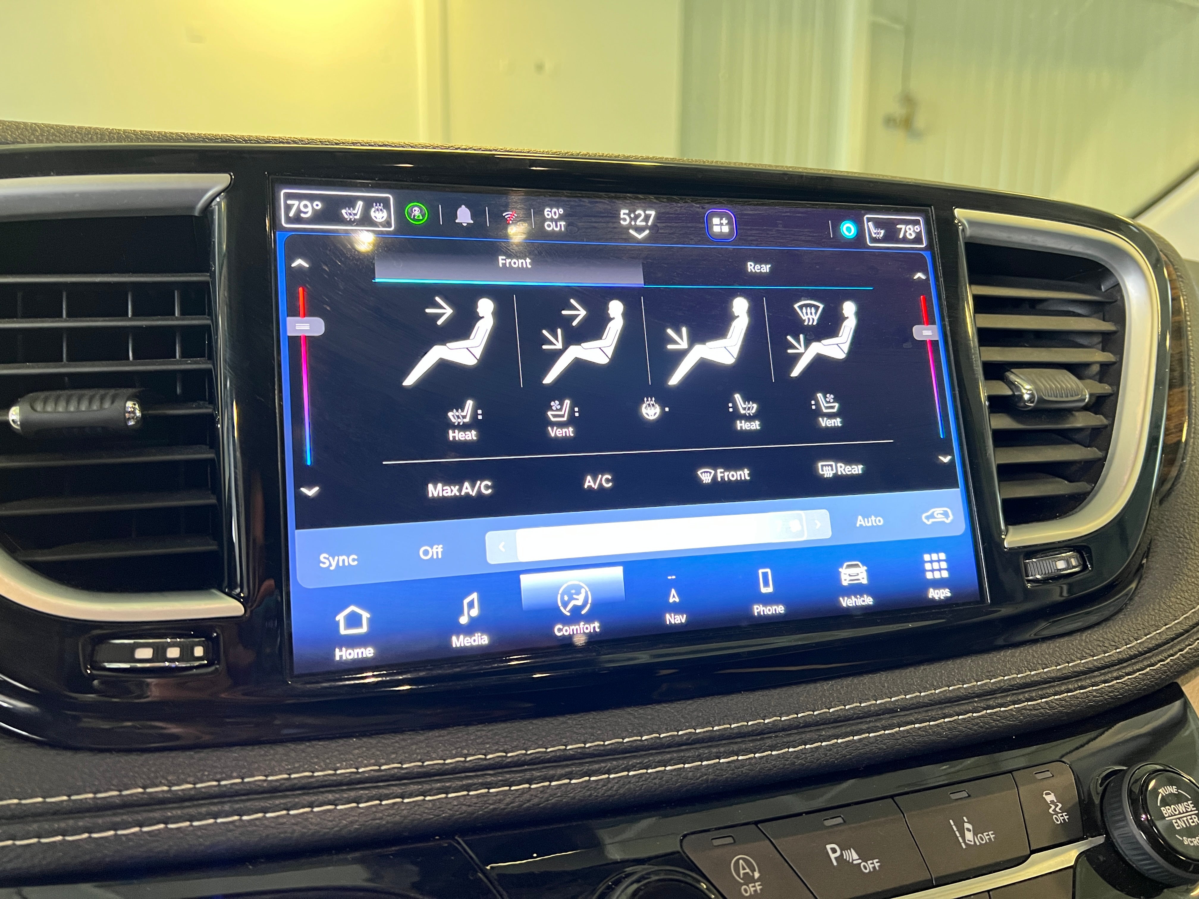 2023 Chrysler Pacifica Limited 3