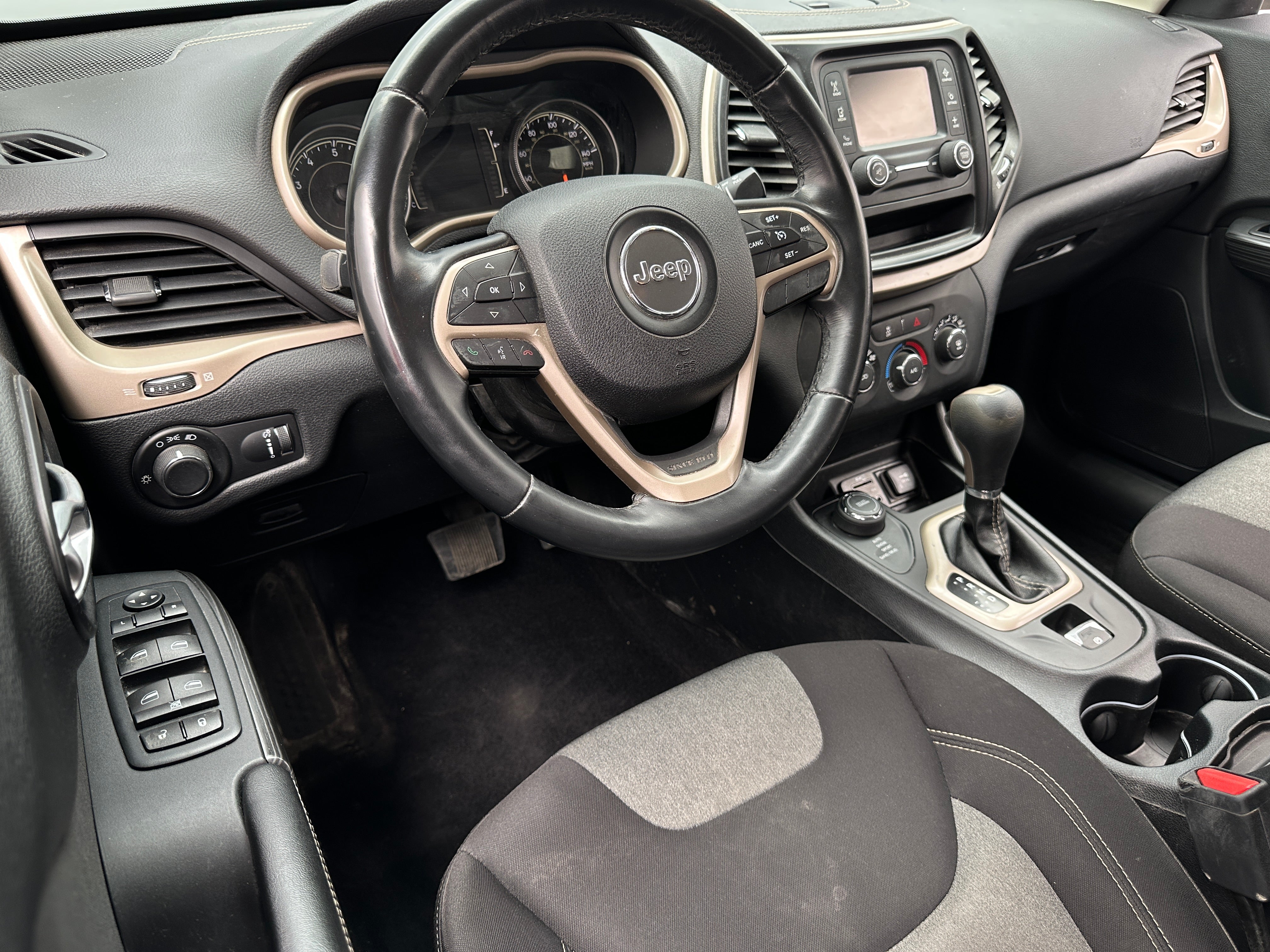 2016 Jeep Cherokee Sport Altitude 3