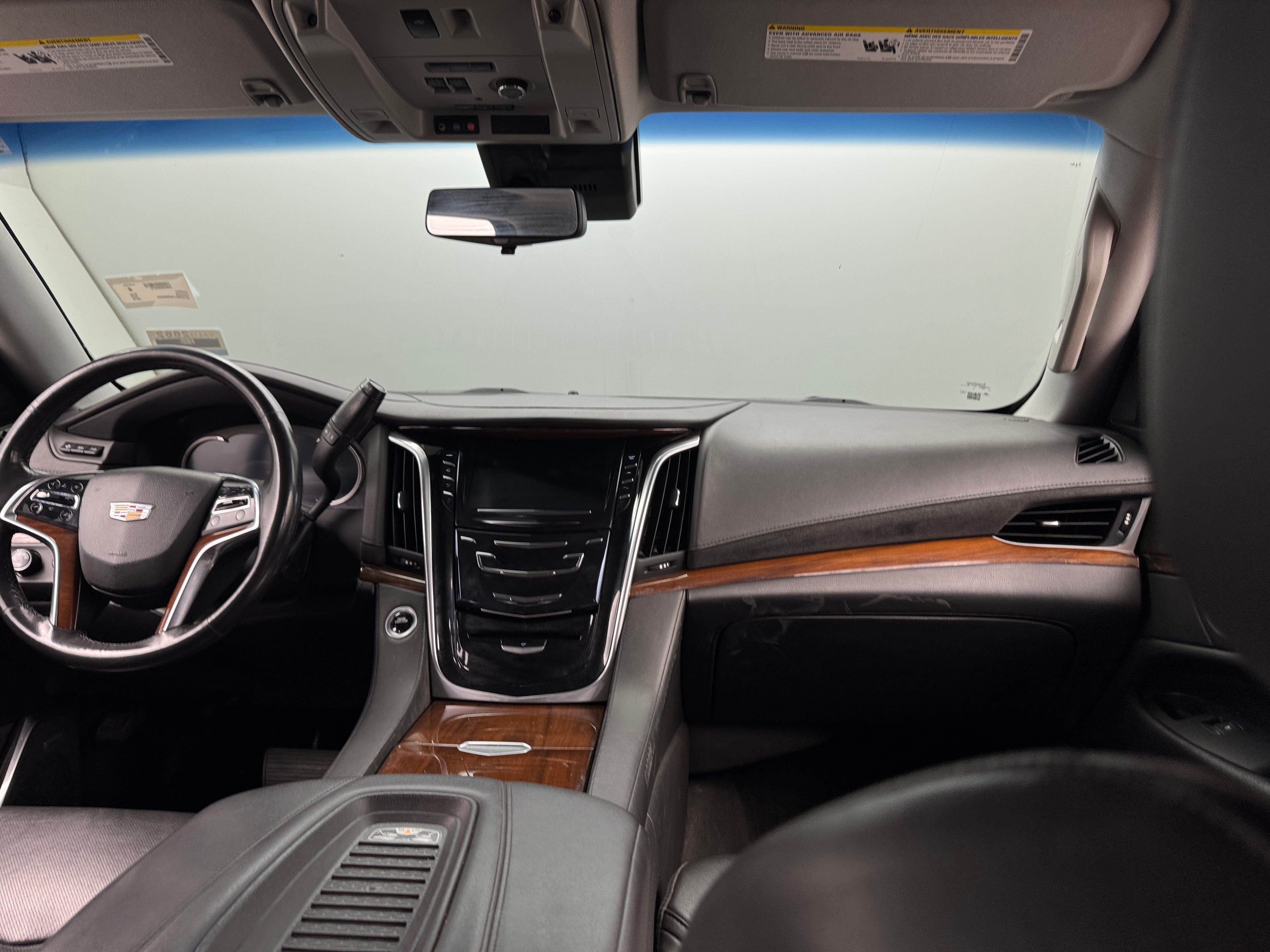 2019 Cadillac Escalade Luxury 2