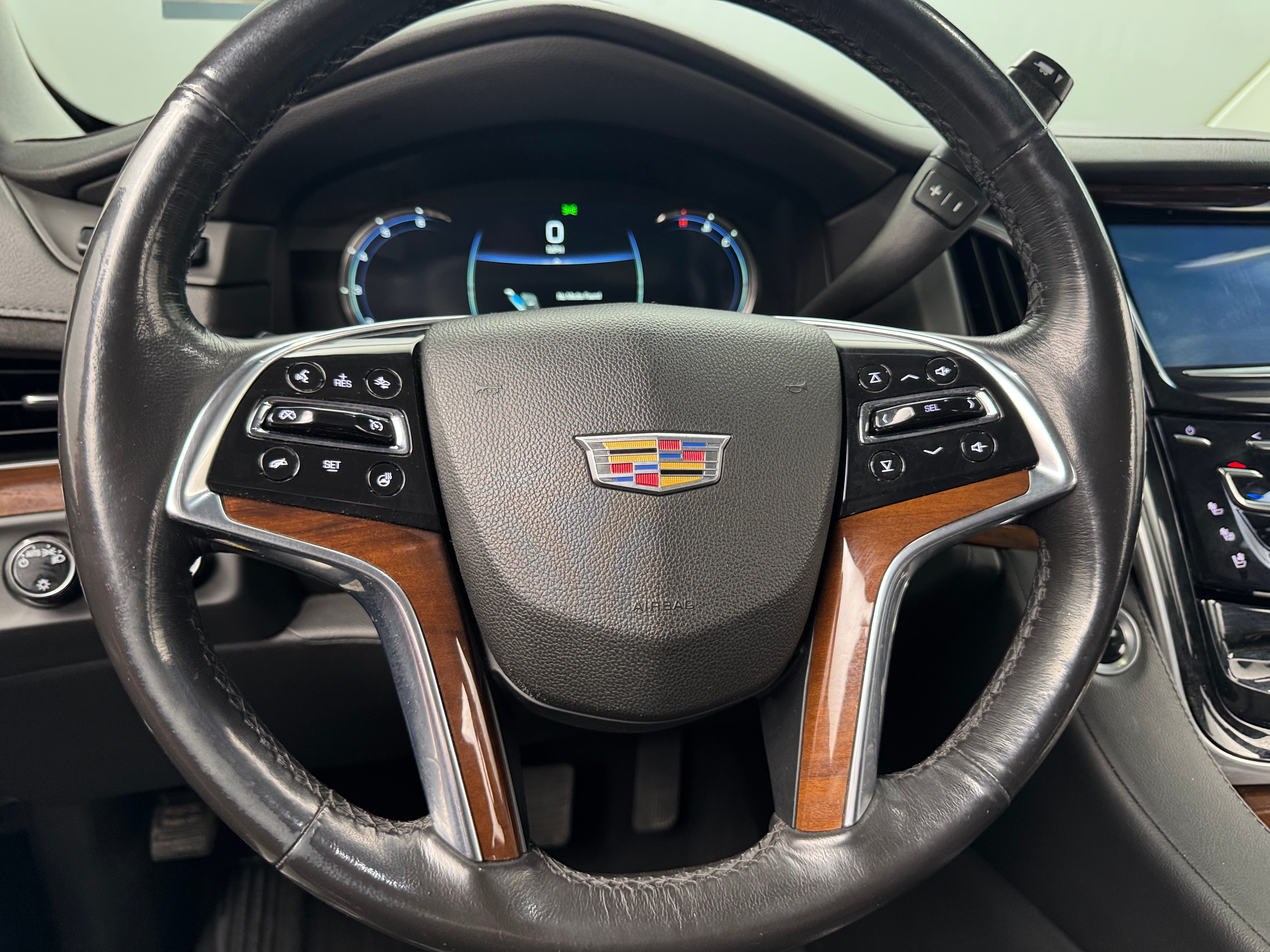 2019 Cadillac Escalade Luxury 4