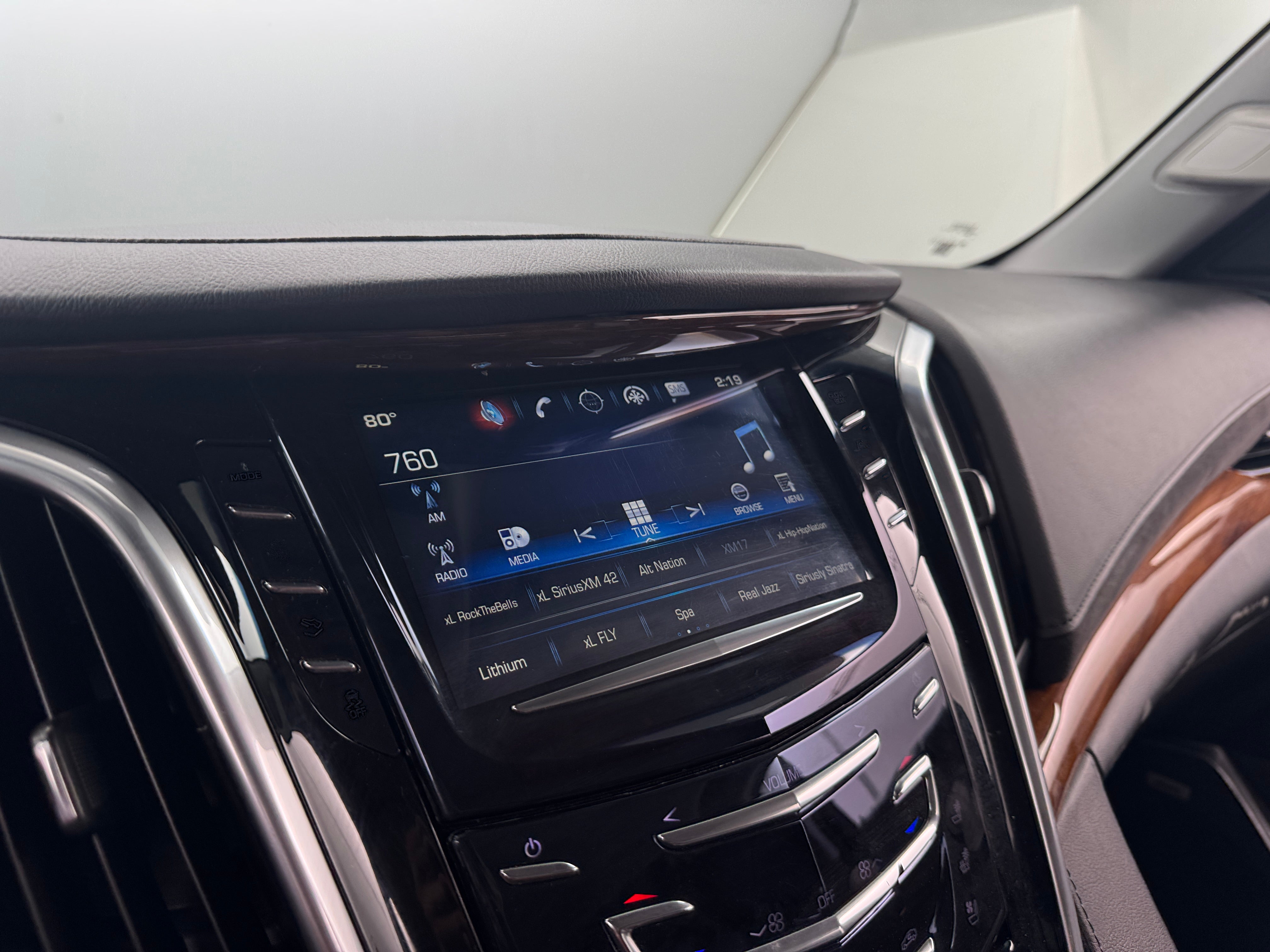 2019 Cadillac Escalade Luxury 3