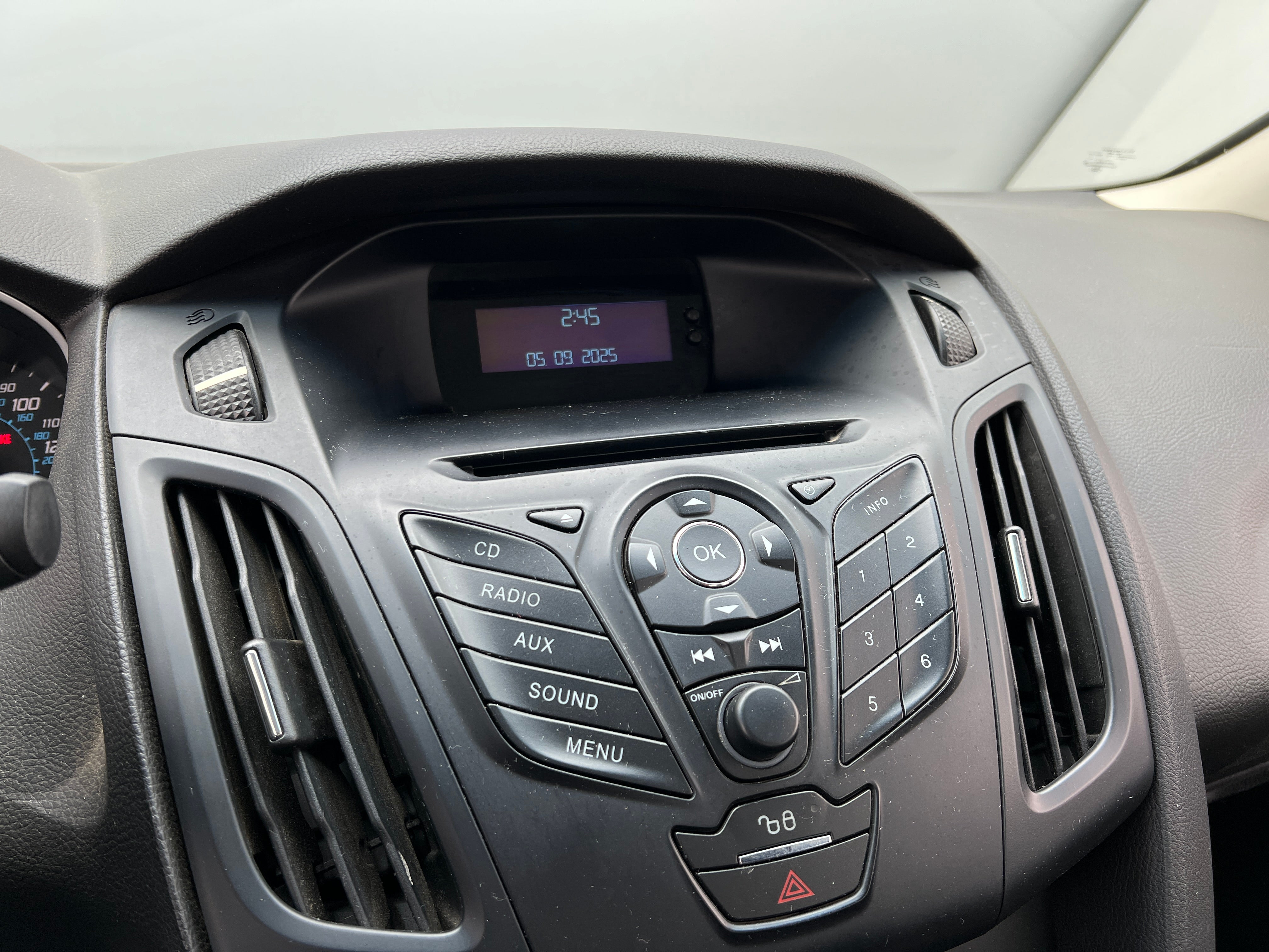 2012 Ford Focus S 4