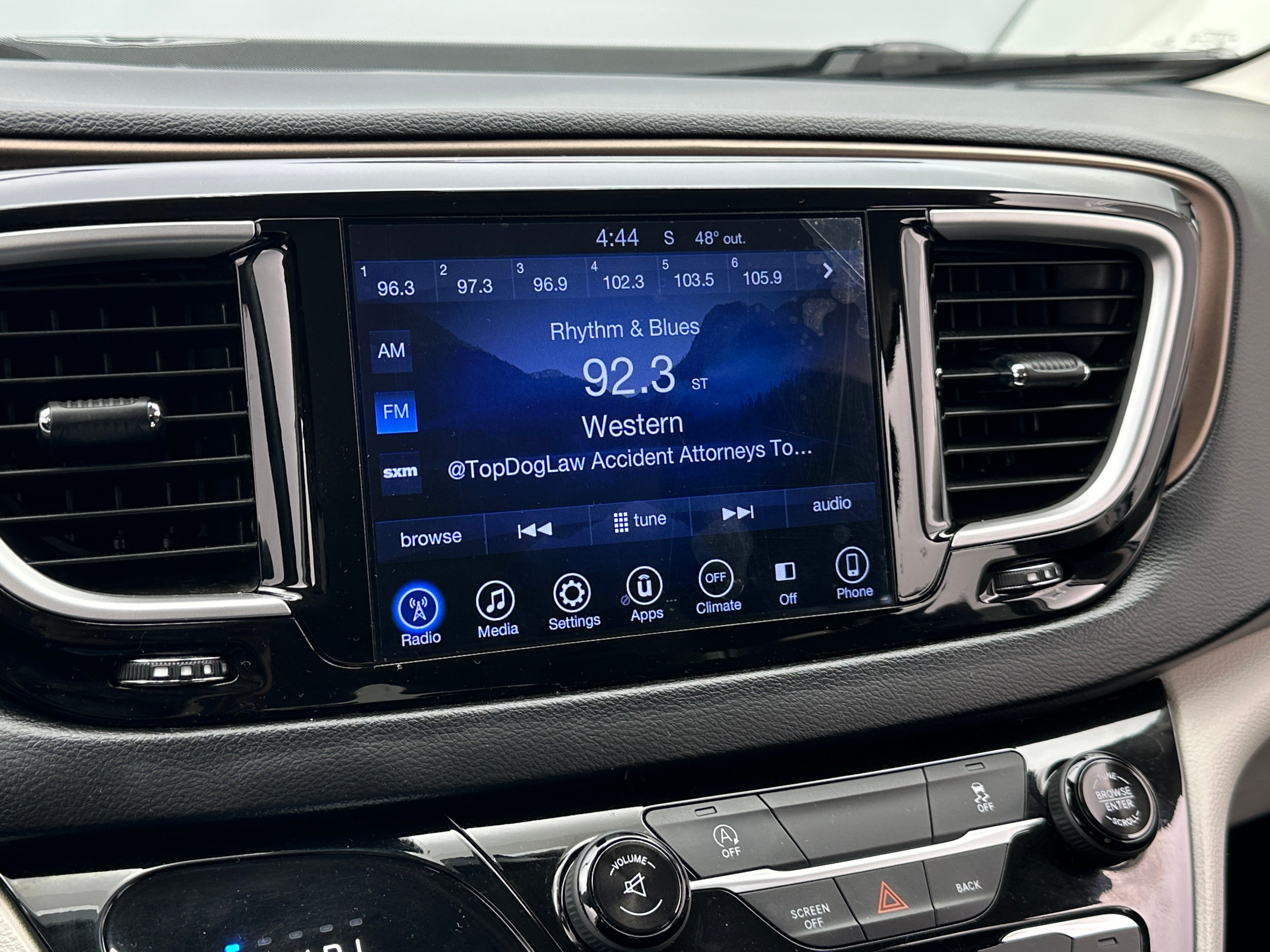 2017 Chrysler Pacifica Touring 4