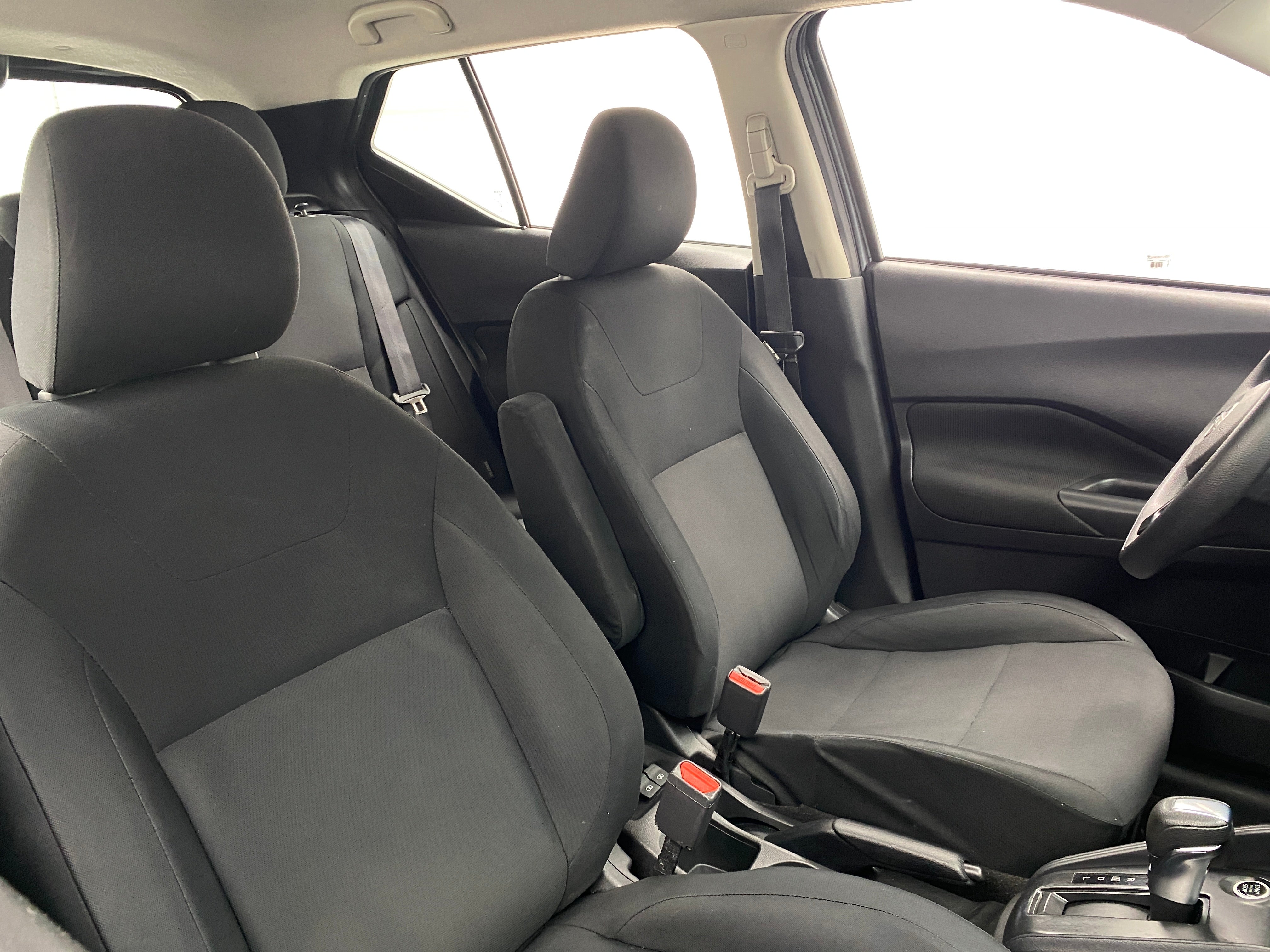 2023 Nissan Kicks S 2