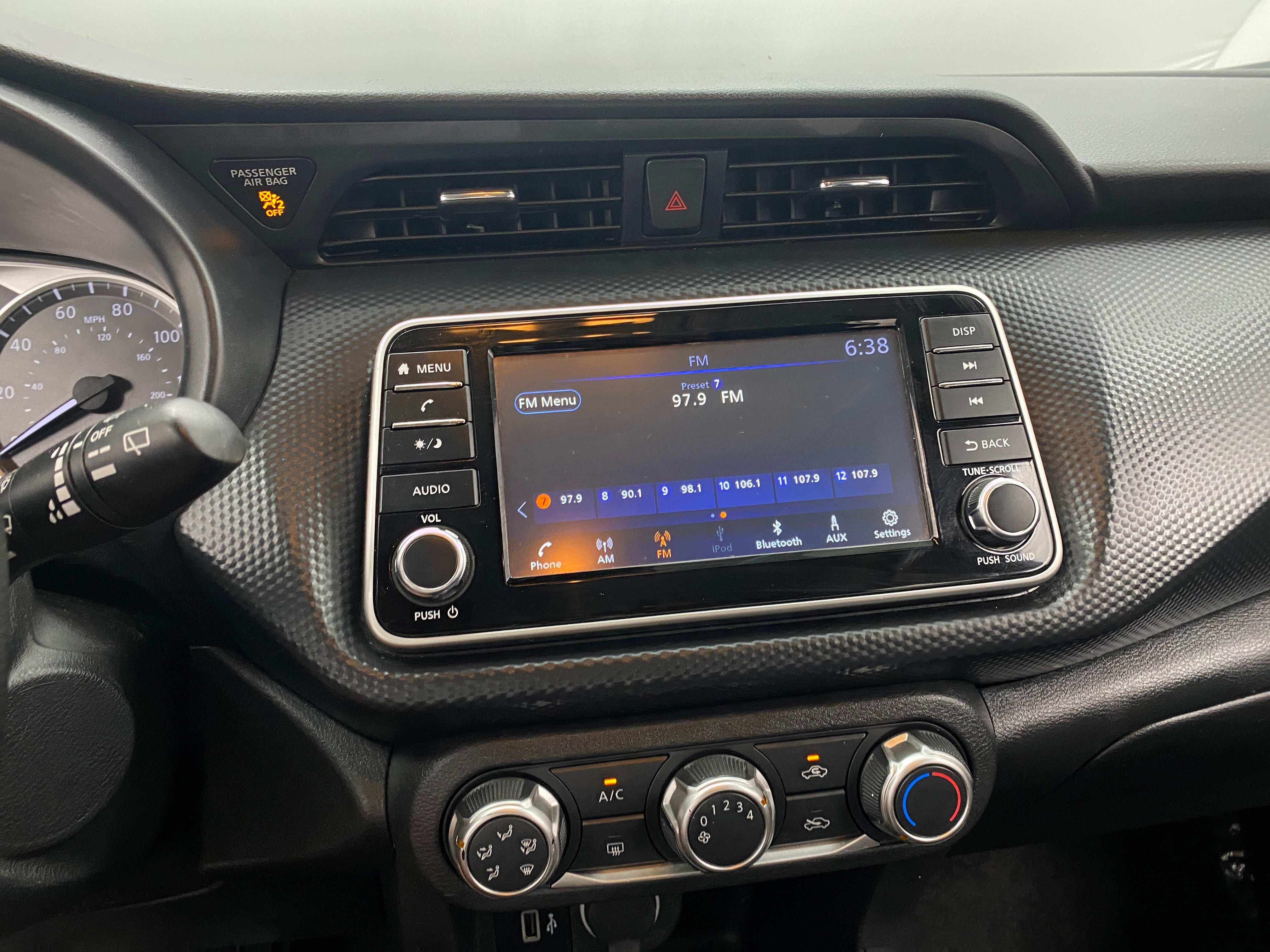 2023 Nissan Kicks S 4