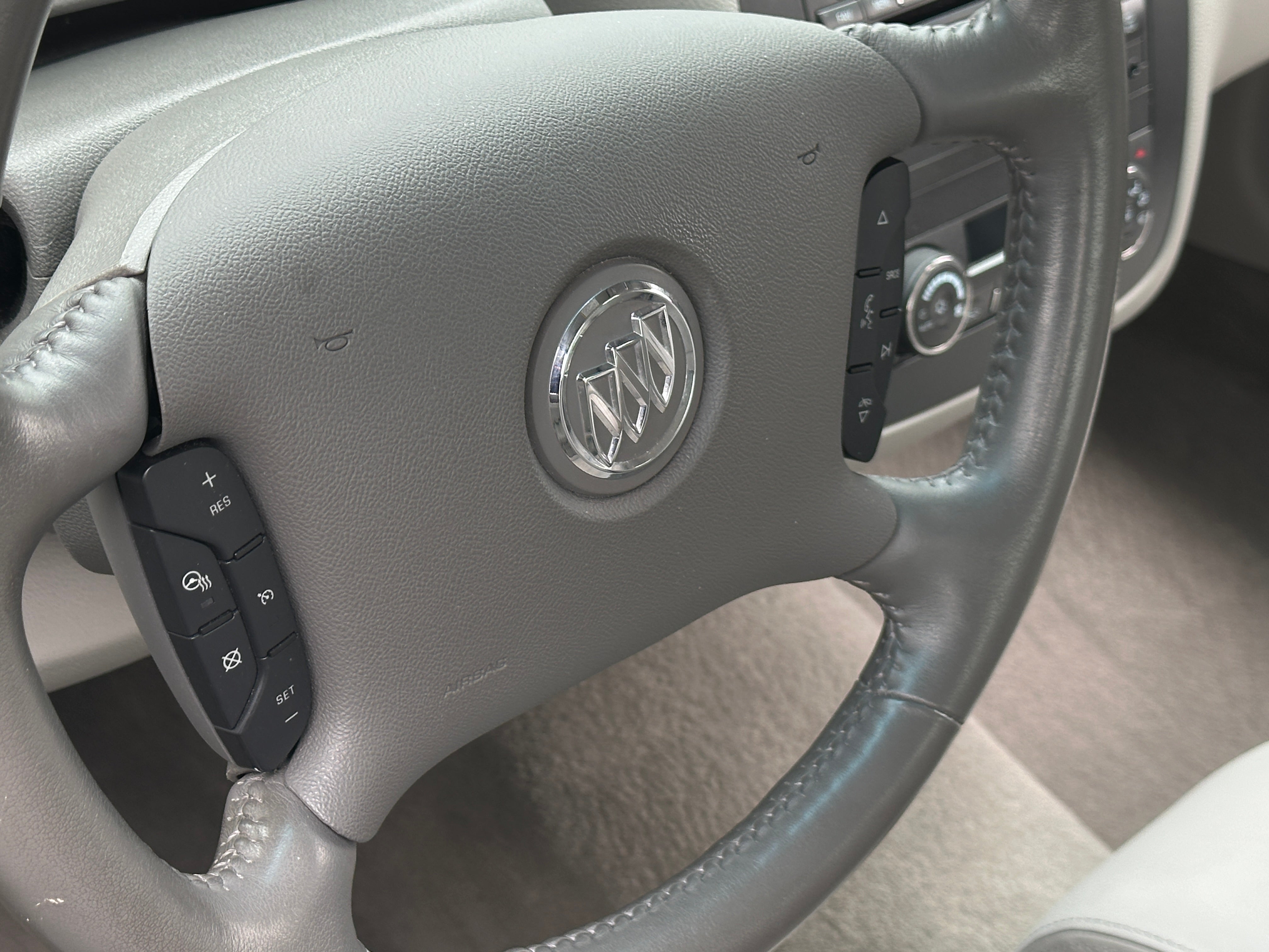 2011 Buick Lucerne CXL 4