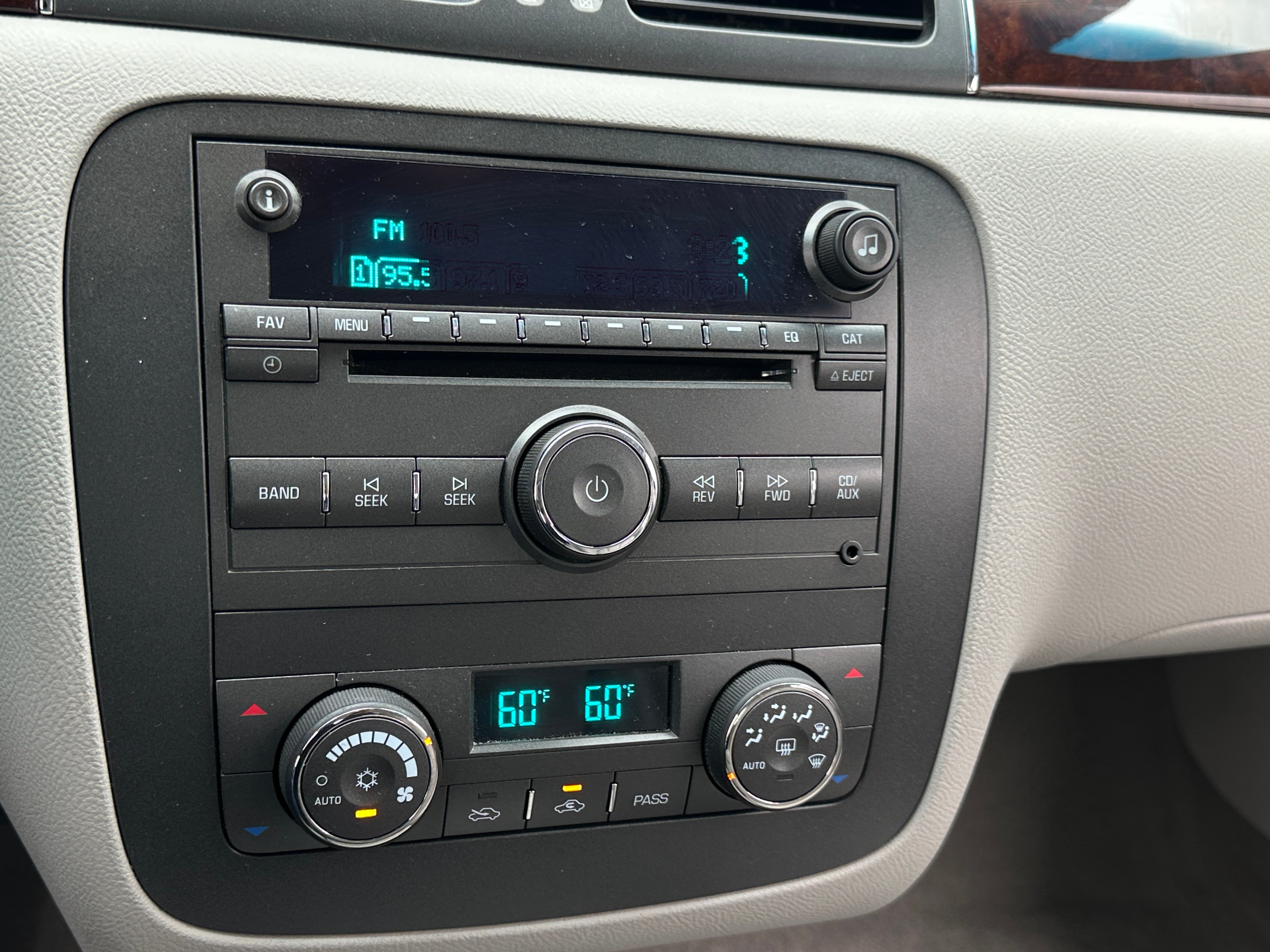 2011 Buick Lucerne CXL 3
