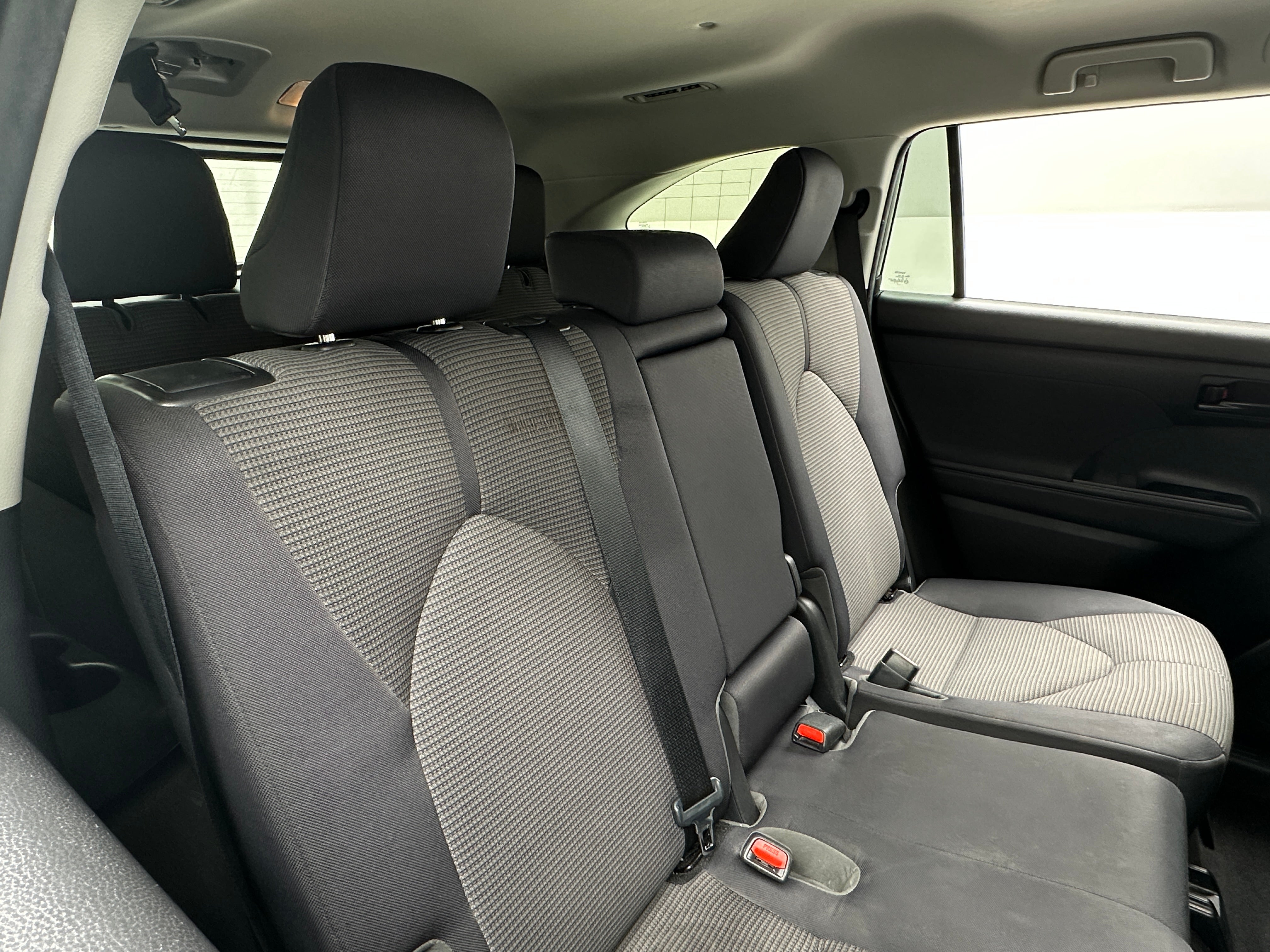 2020 Toyota Highlander LE 6