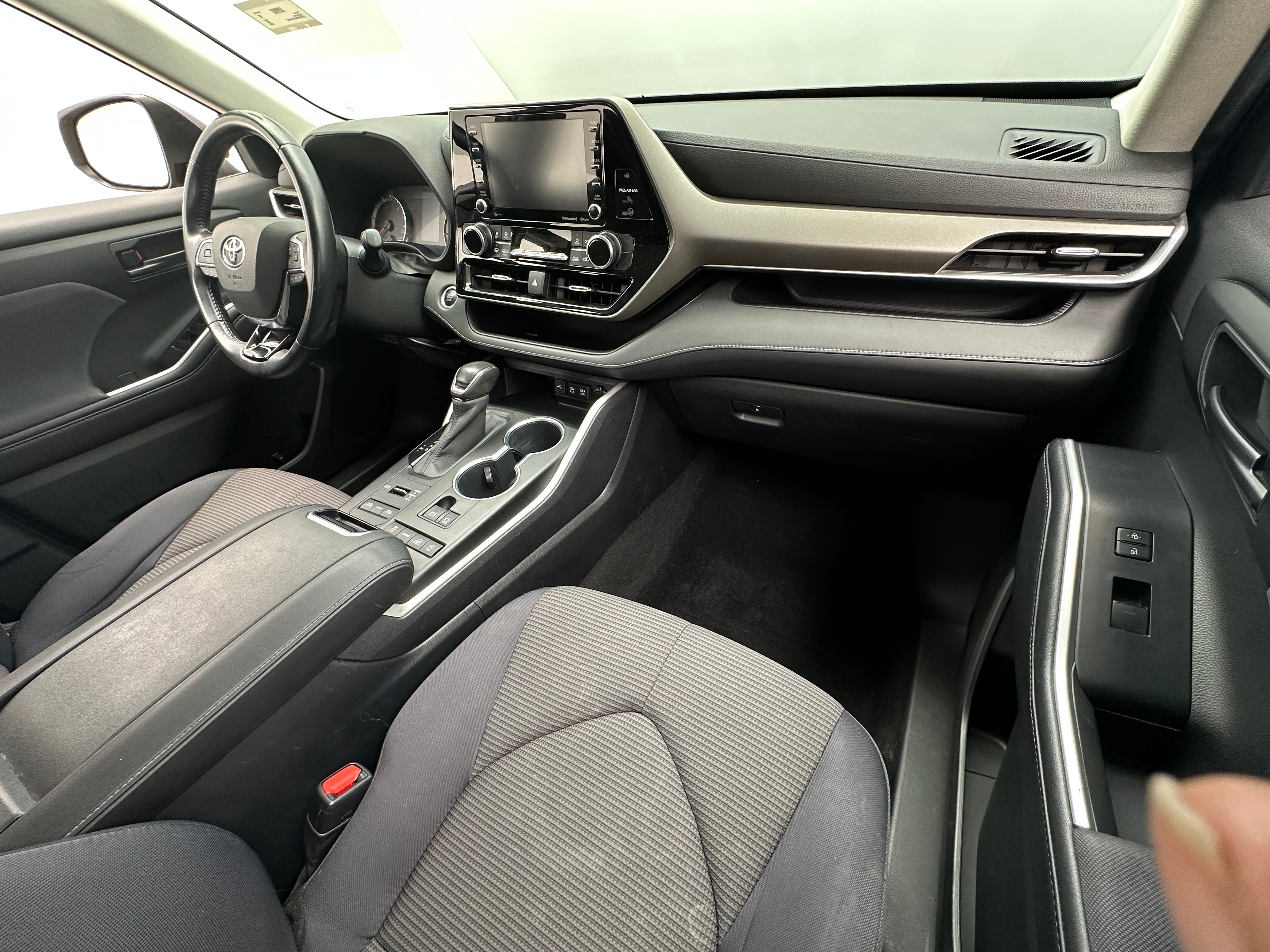 2020 Toyota Highlander LE 3