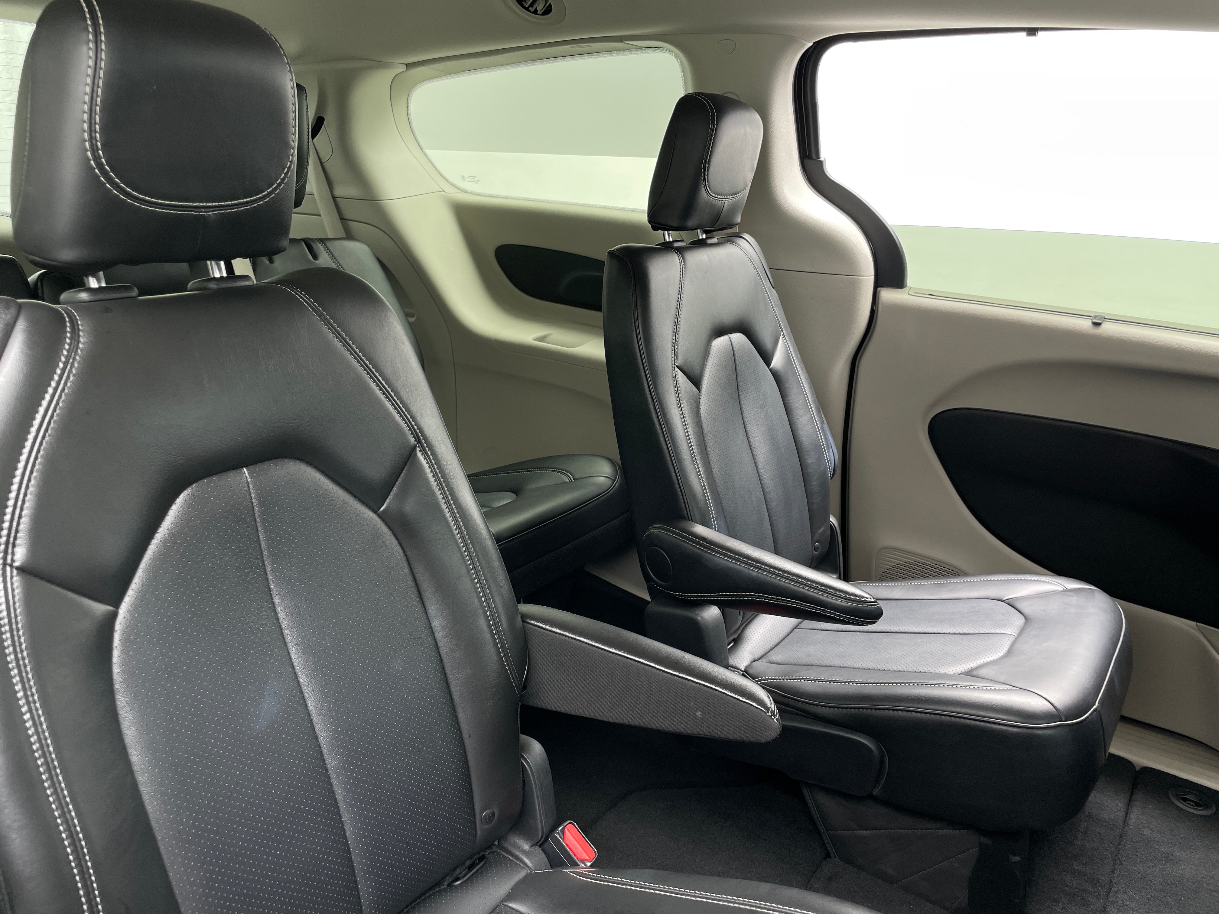 2024 Chrysler Pacifica Touring L 5
