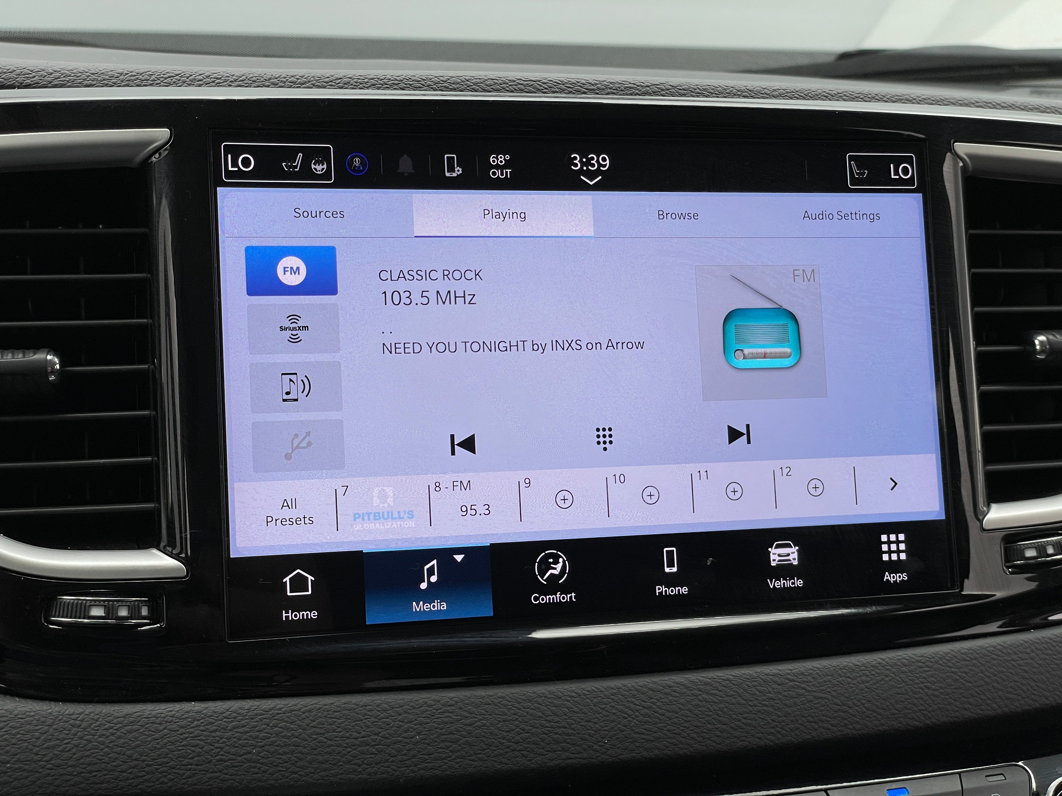 2024 Chrysler Pacifica Touring L 3