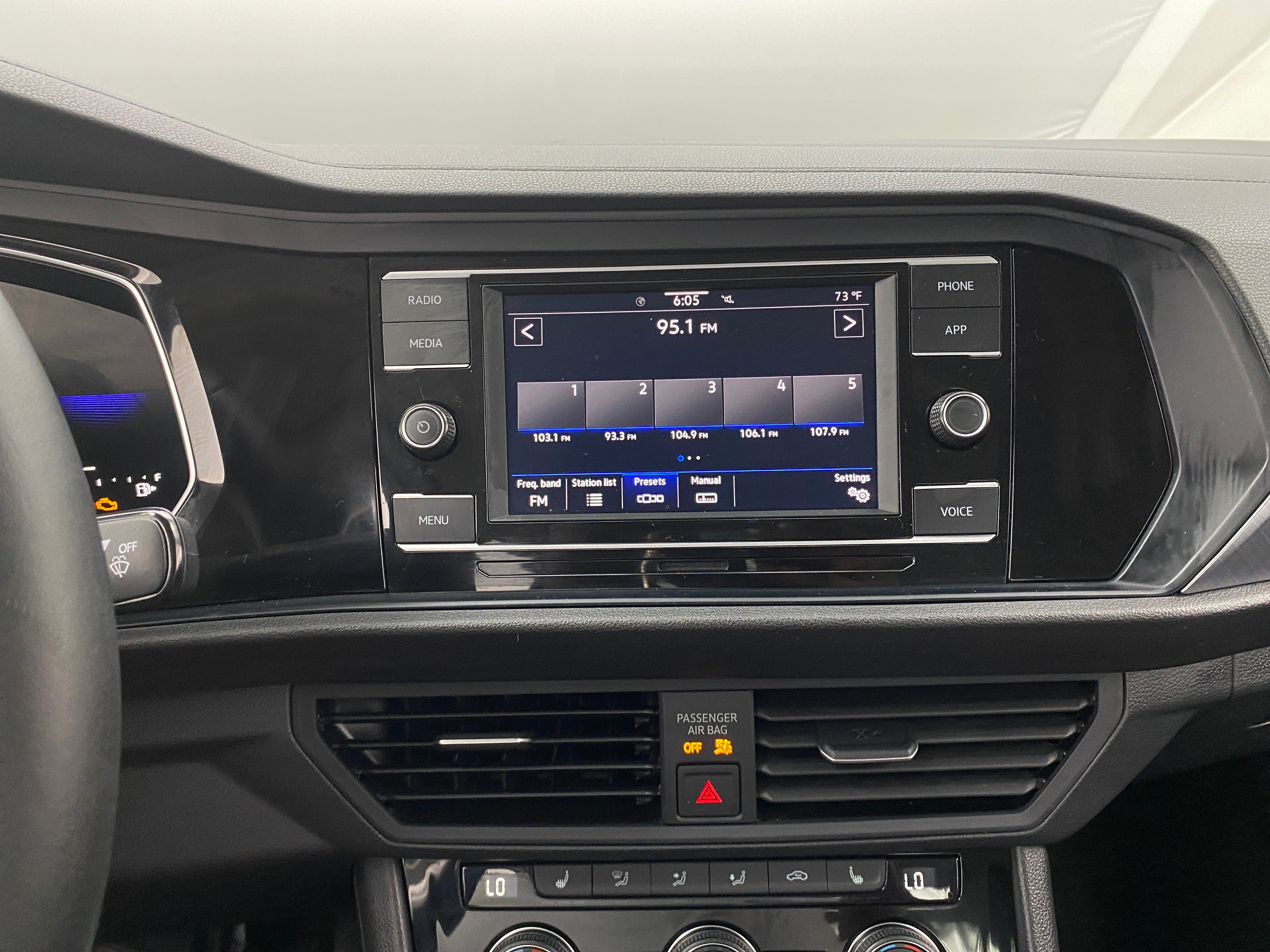 2024 Volkswagen Jetta SE 4