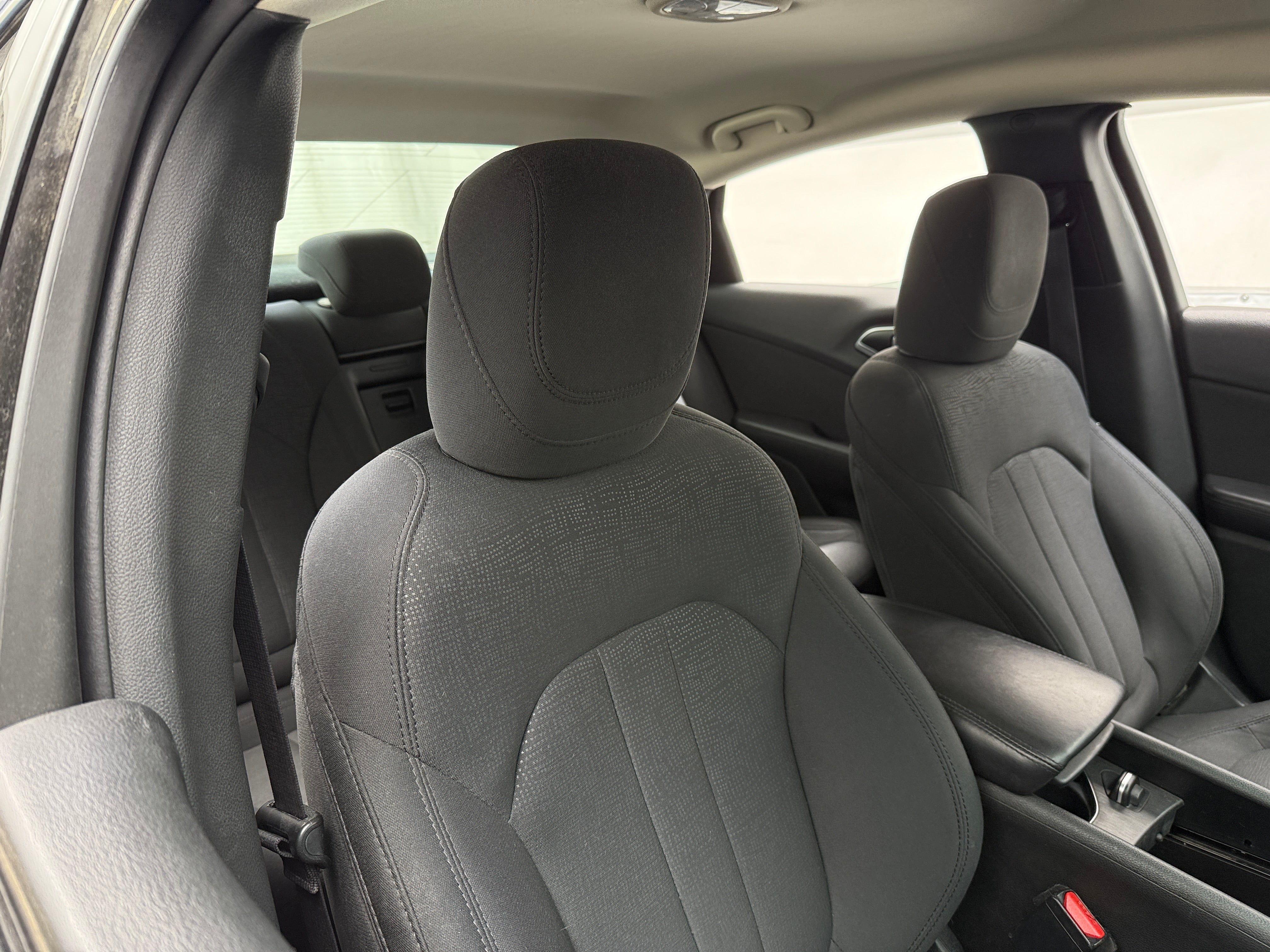 2016 Chrysler 200 Limited 2