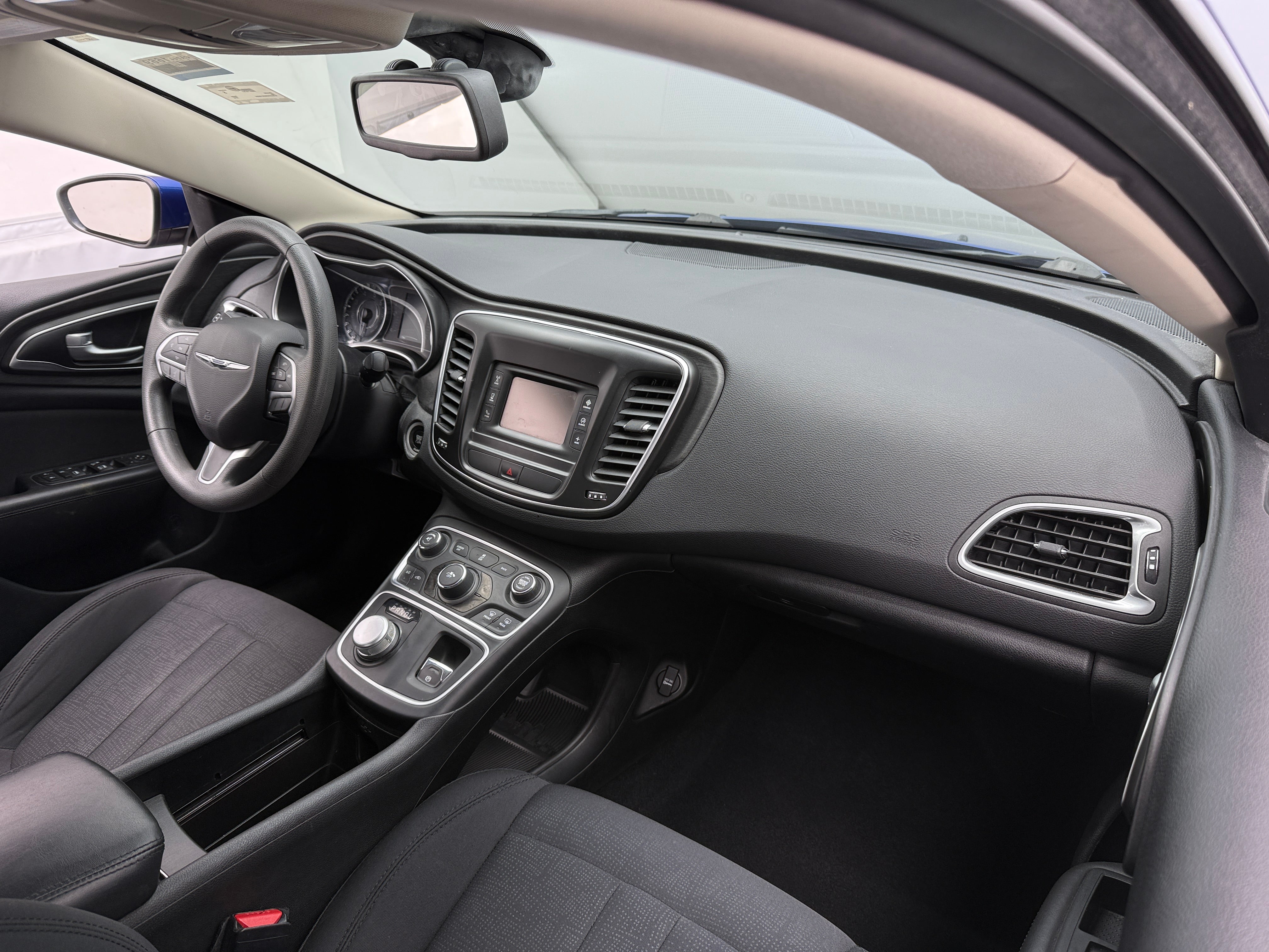 2016 Chrysler 200 Limited 3