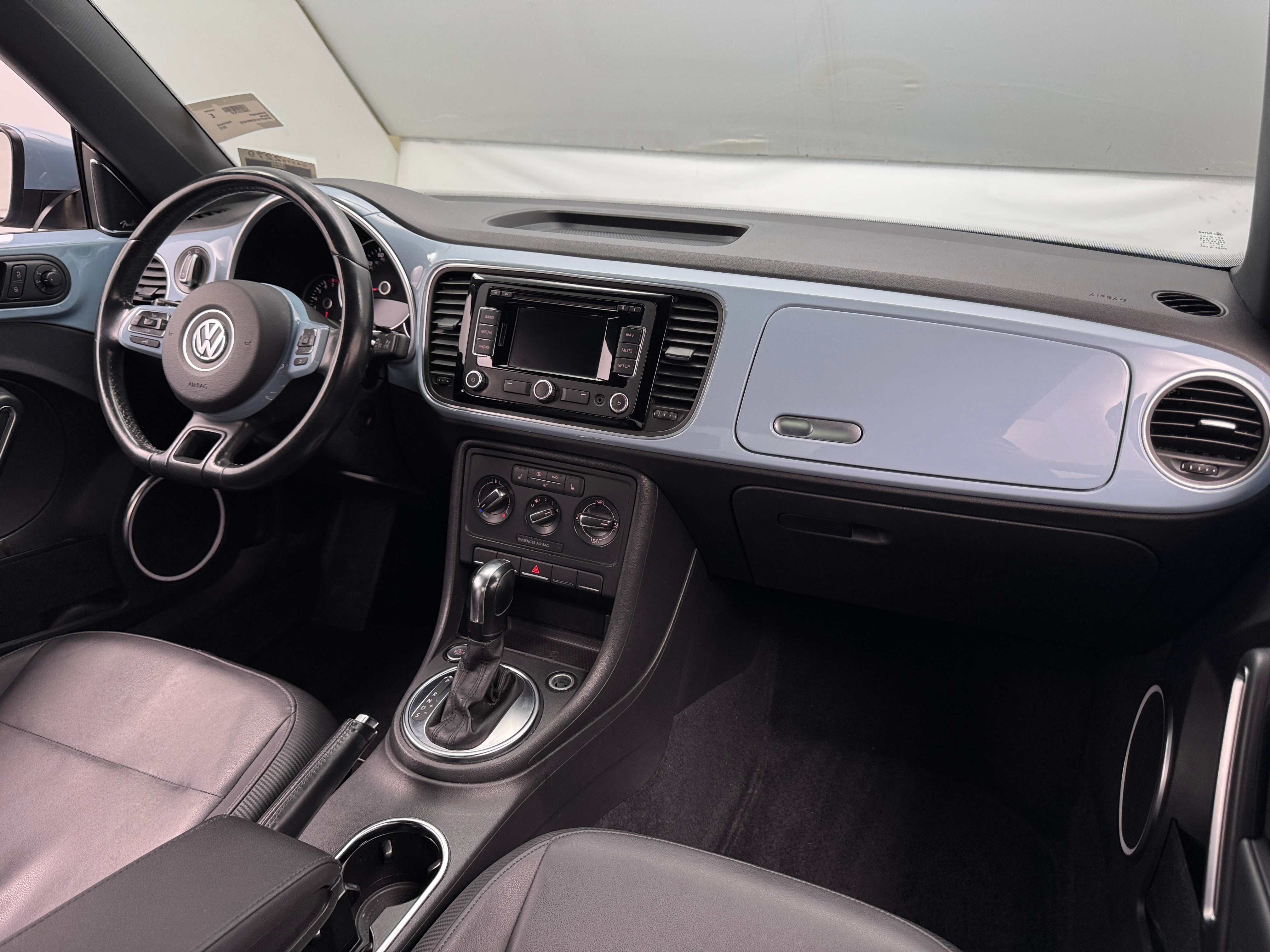 2012 Volkswagen Beetle  2