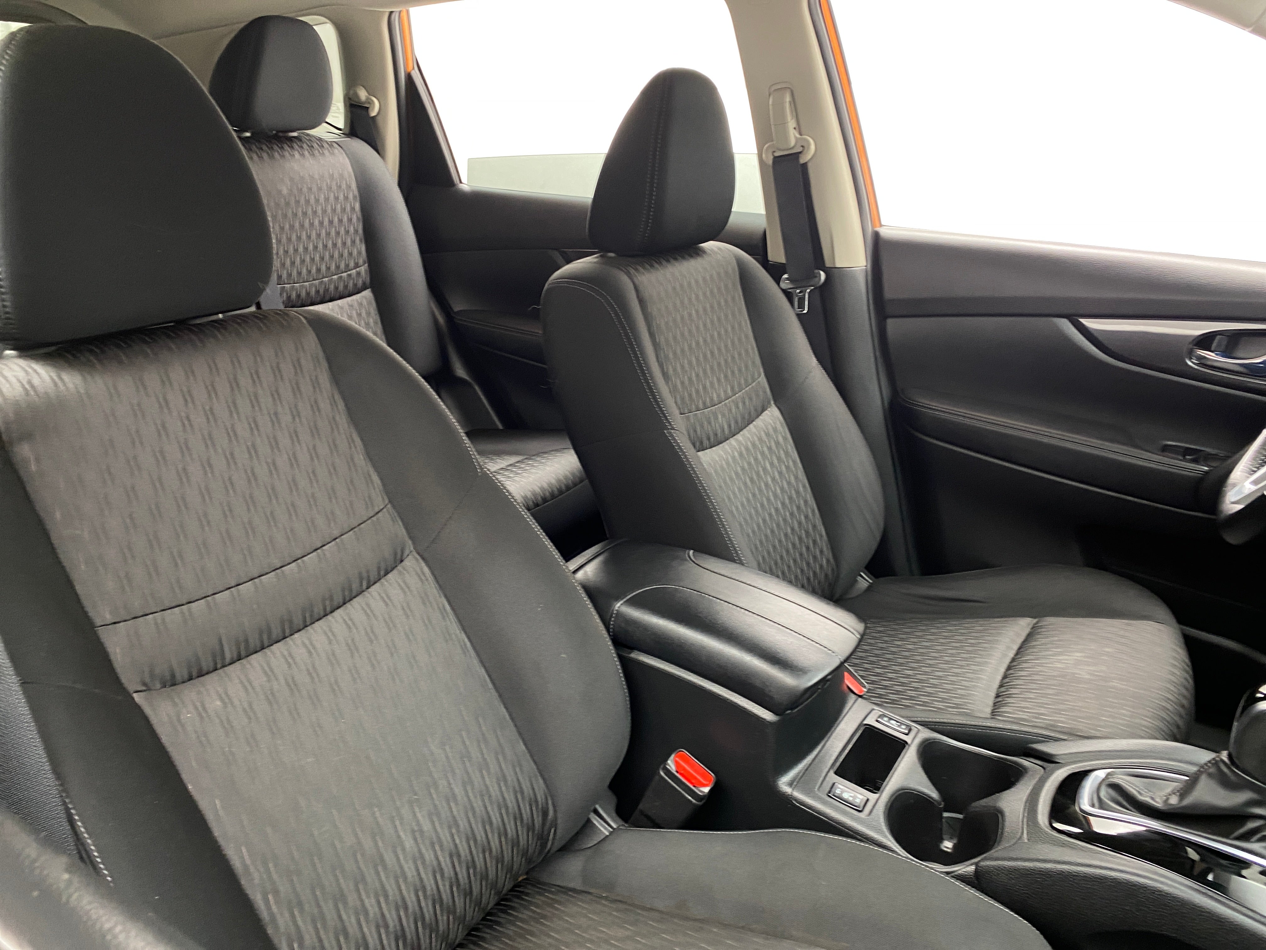 2020 Nissan Rogue SV 2