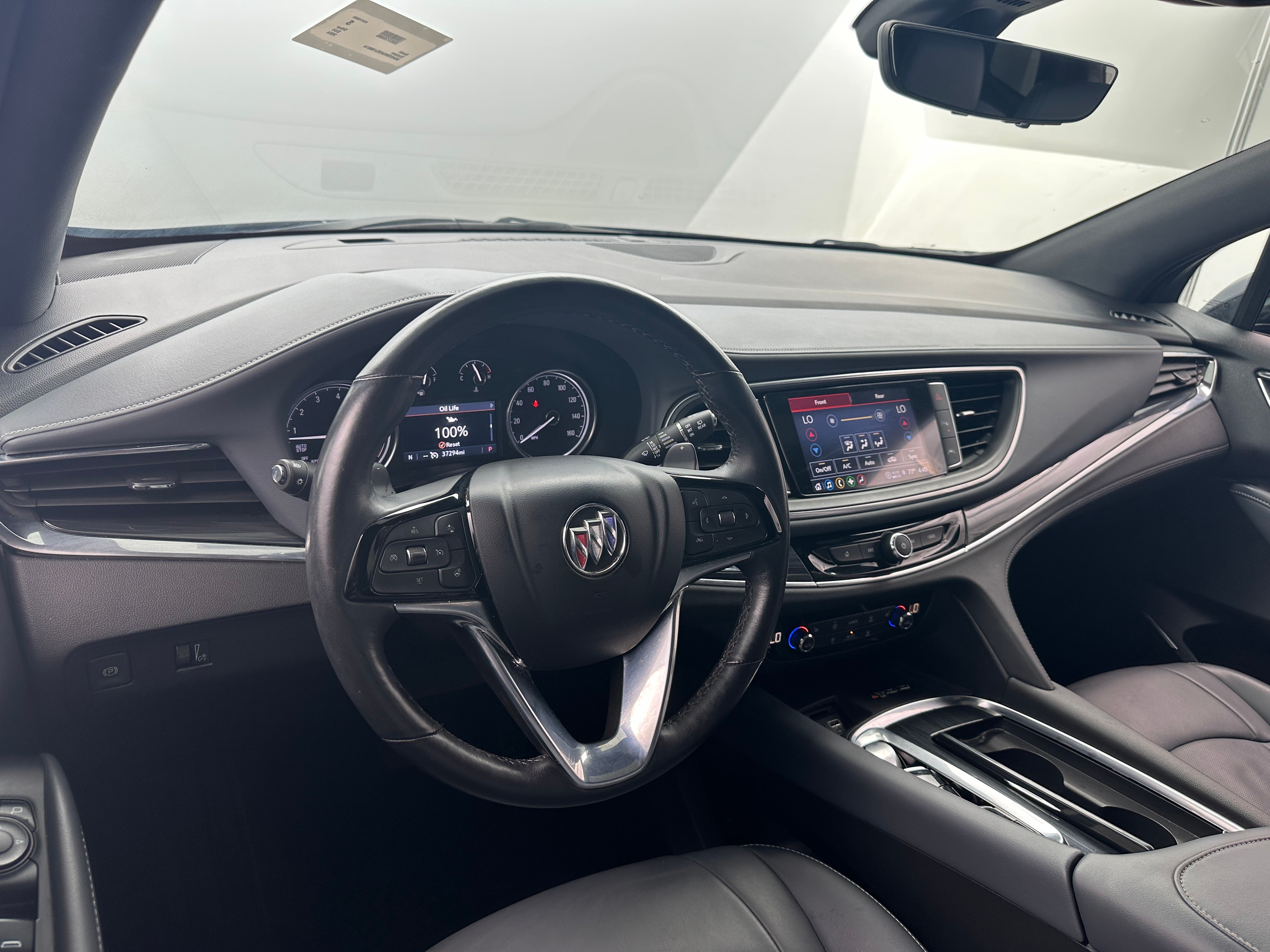 2024 Buick Enclave Essence 2