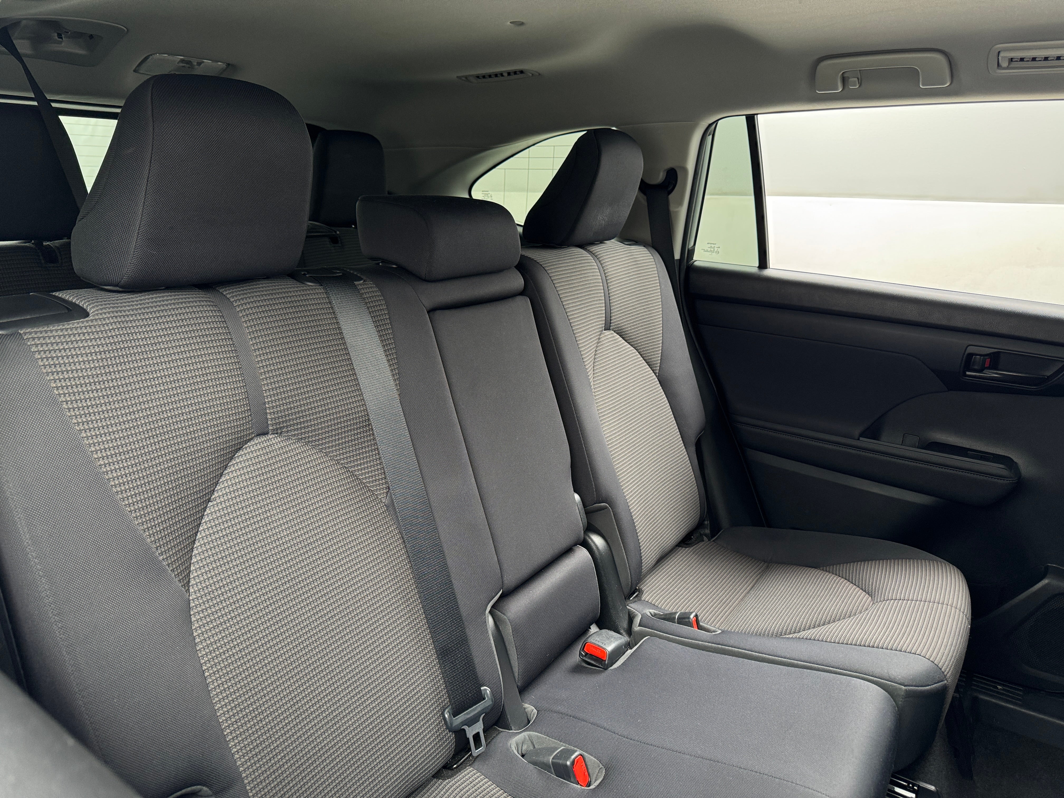 2023 Toyota Highlander L 6