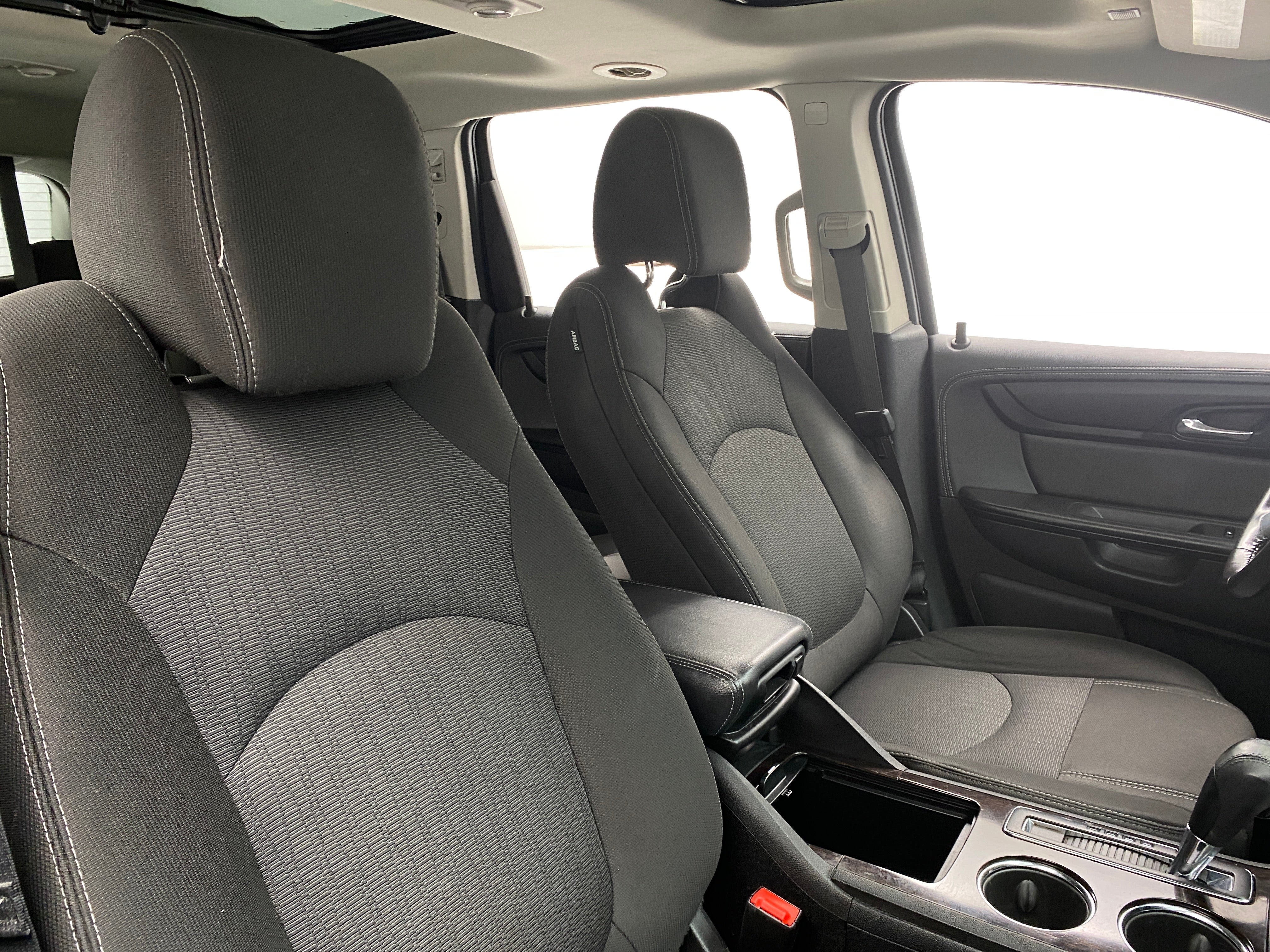 2017 Chevrolet Traverse LT 2