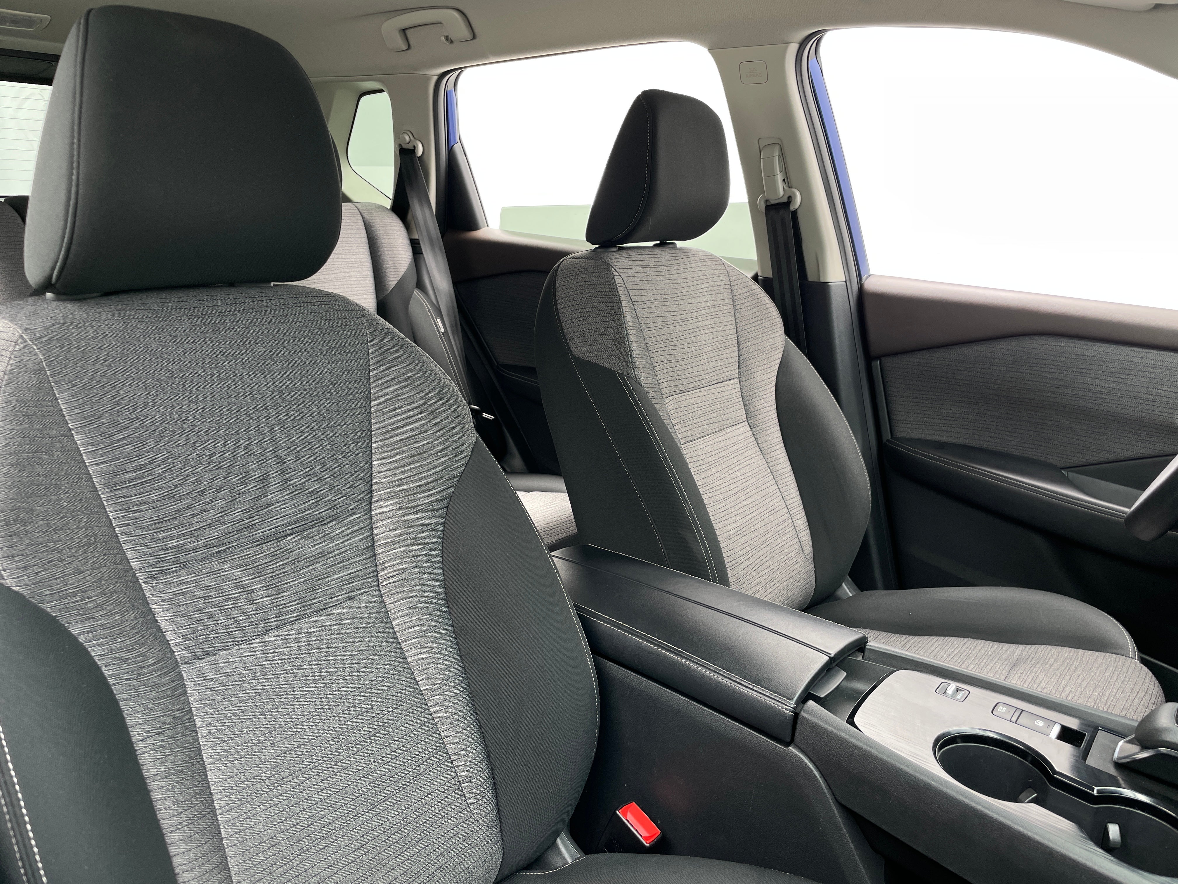 2023 Nissan Rogue SV 2