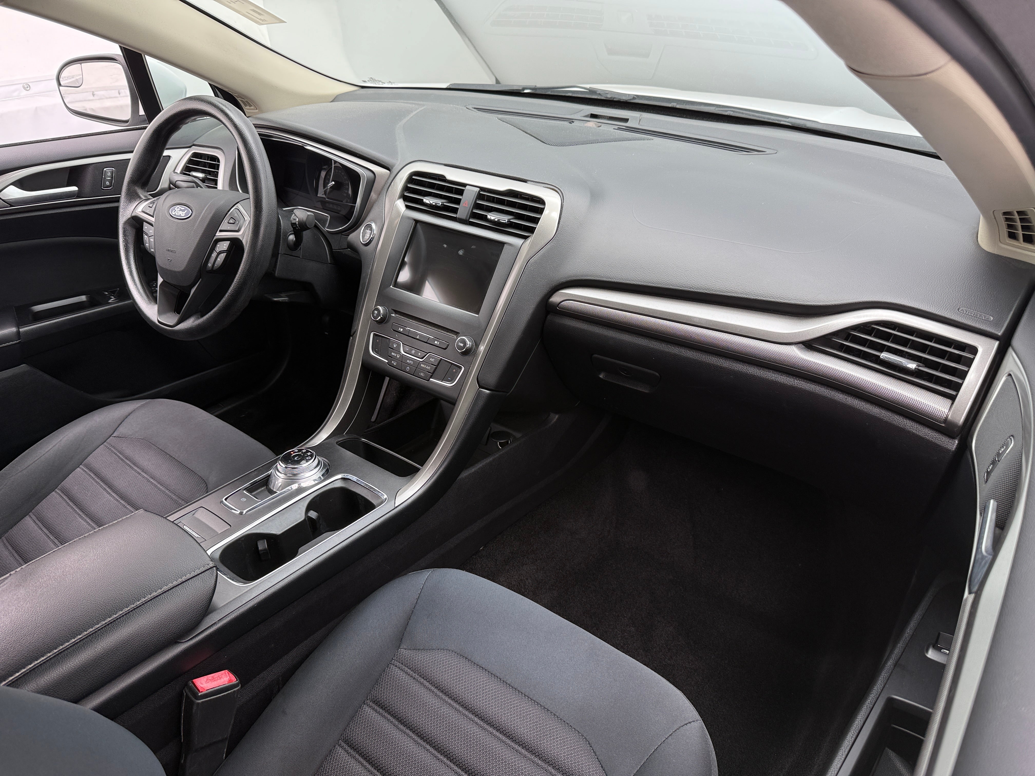 2017 Ford Fusion SE 3