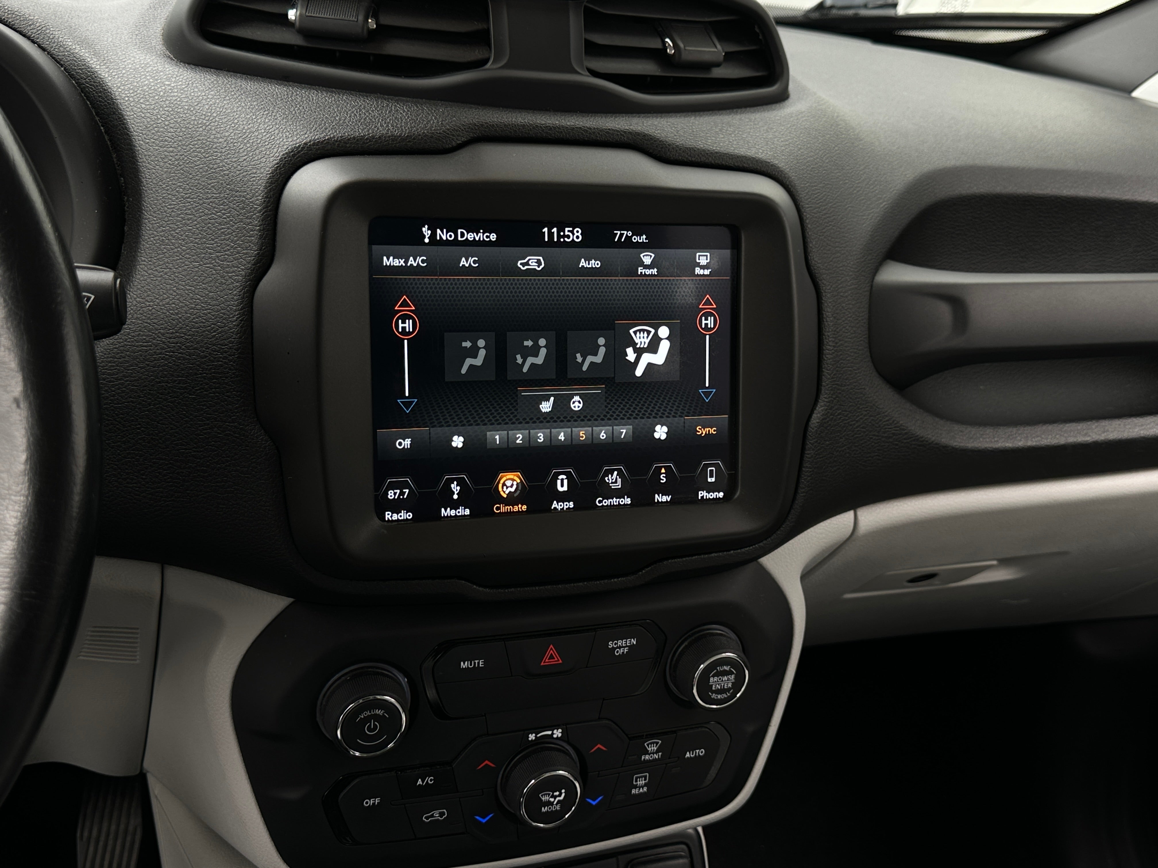 2019 Jeep Renegade Limited 3