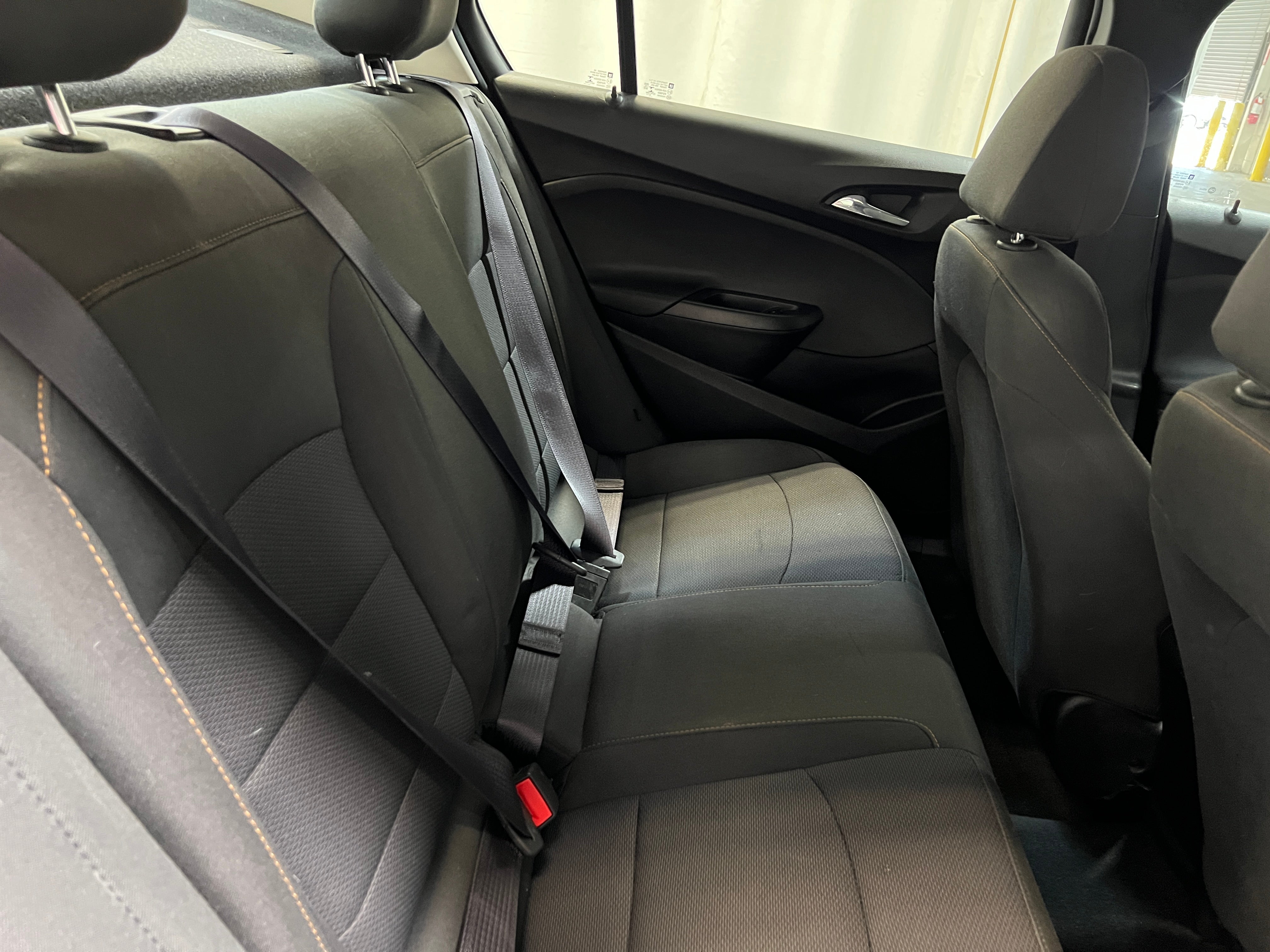 2017 Chevrolet Cruze LS 6