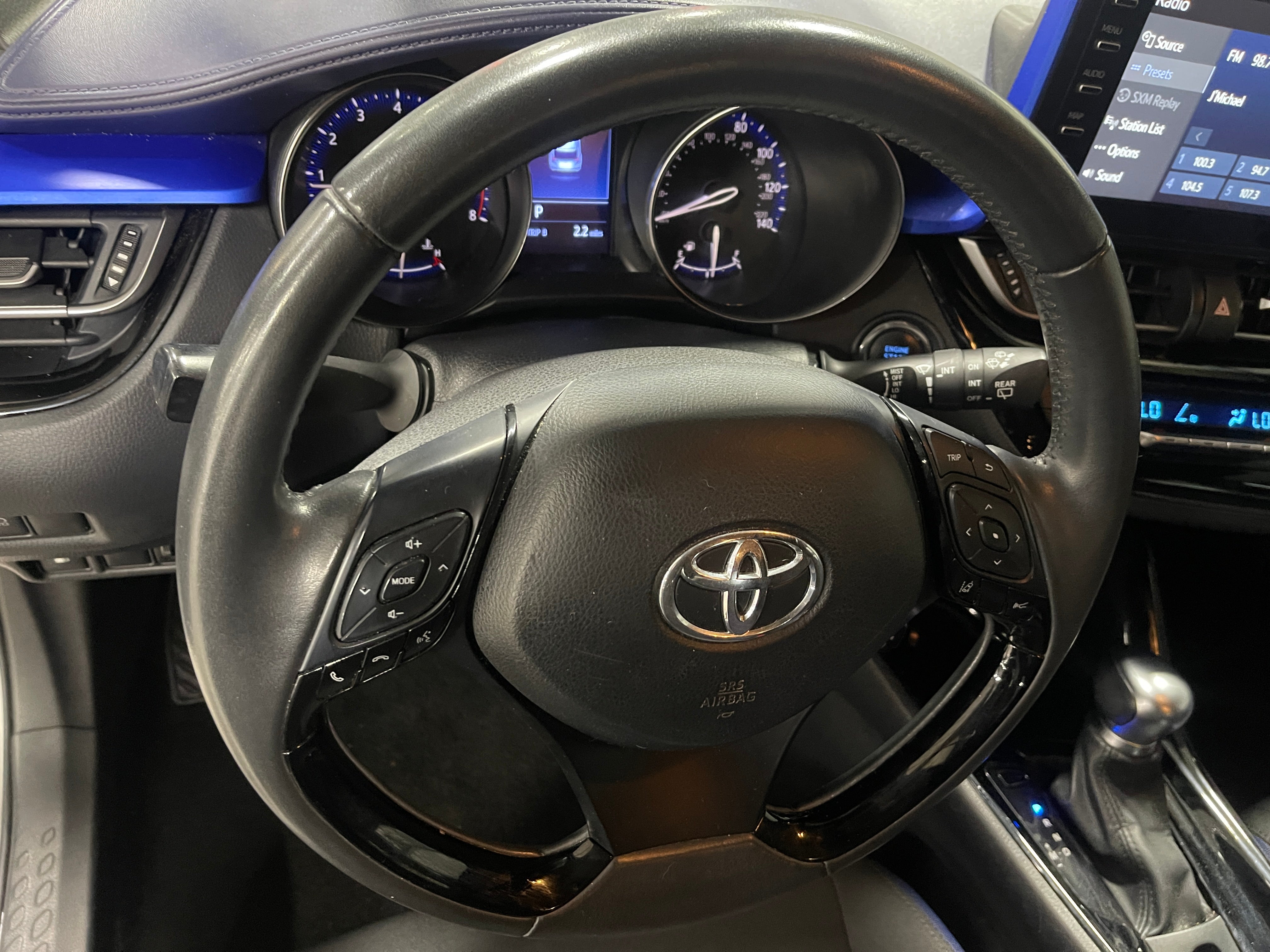 2020 Toyota C-HR XLE 5