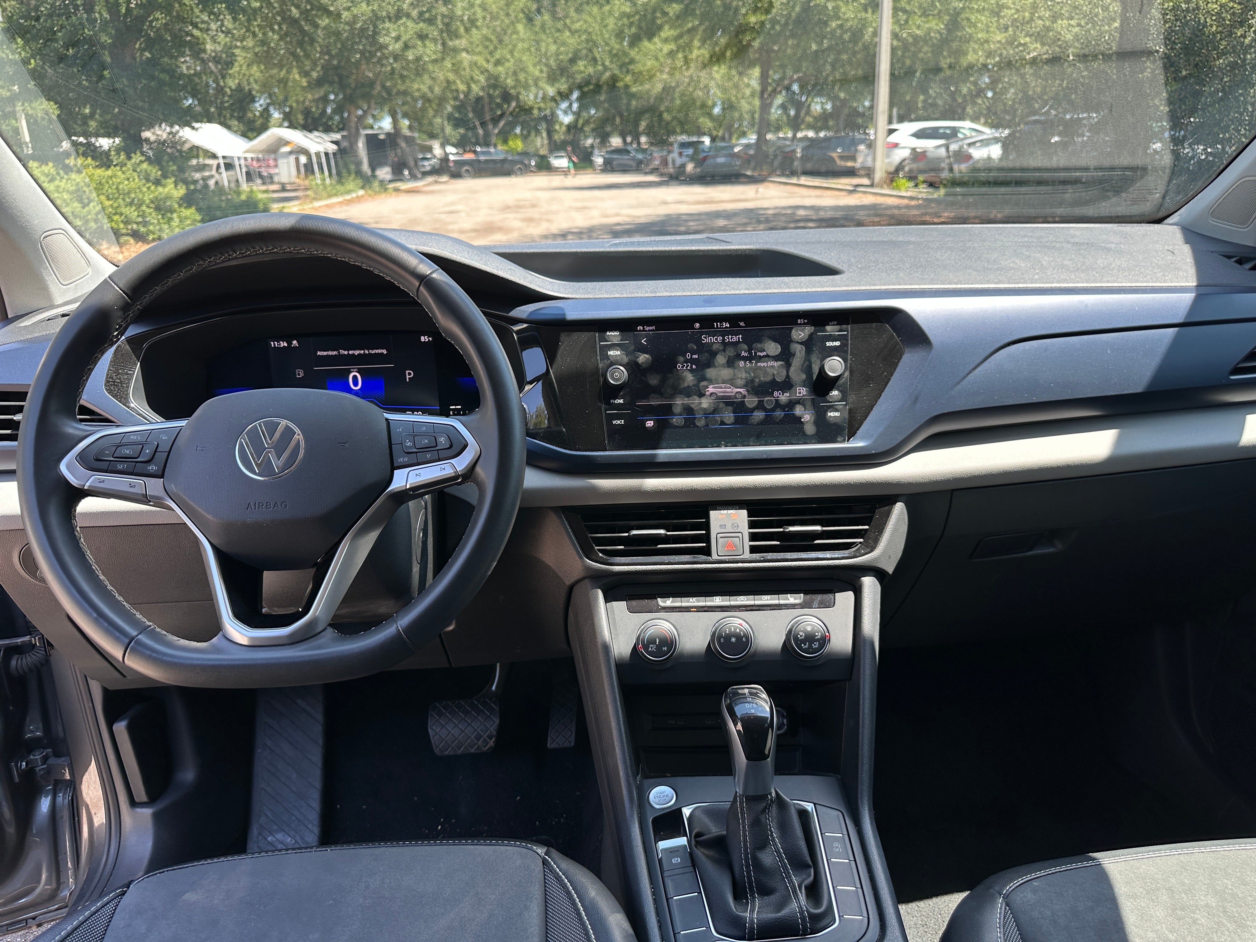 2022 Volkswagen Taos SE 3