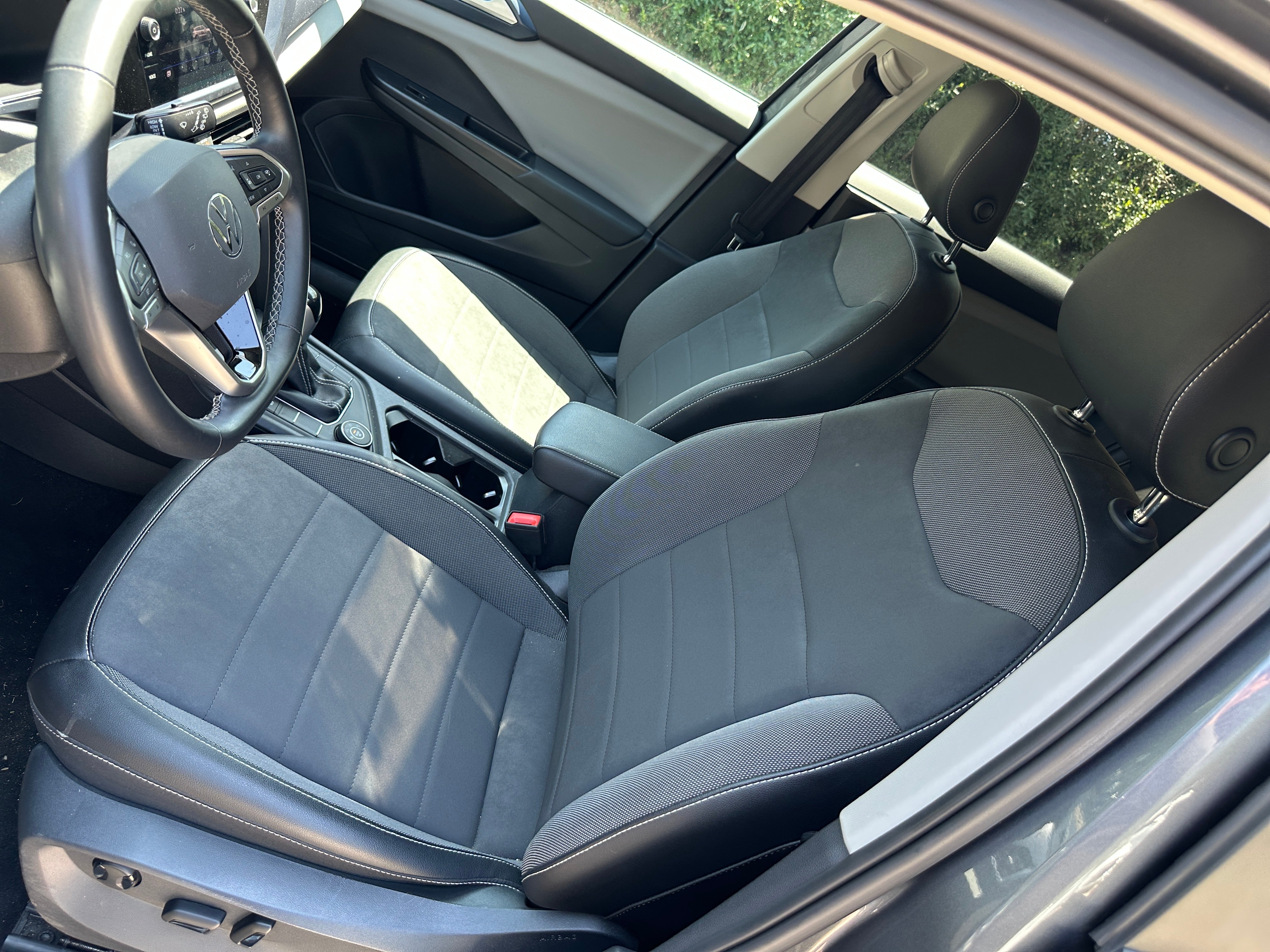 2022 Volkswagen Taos SE 2