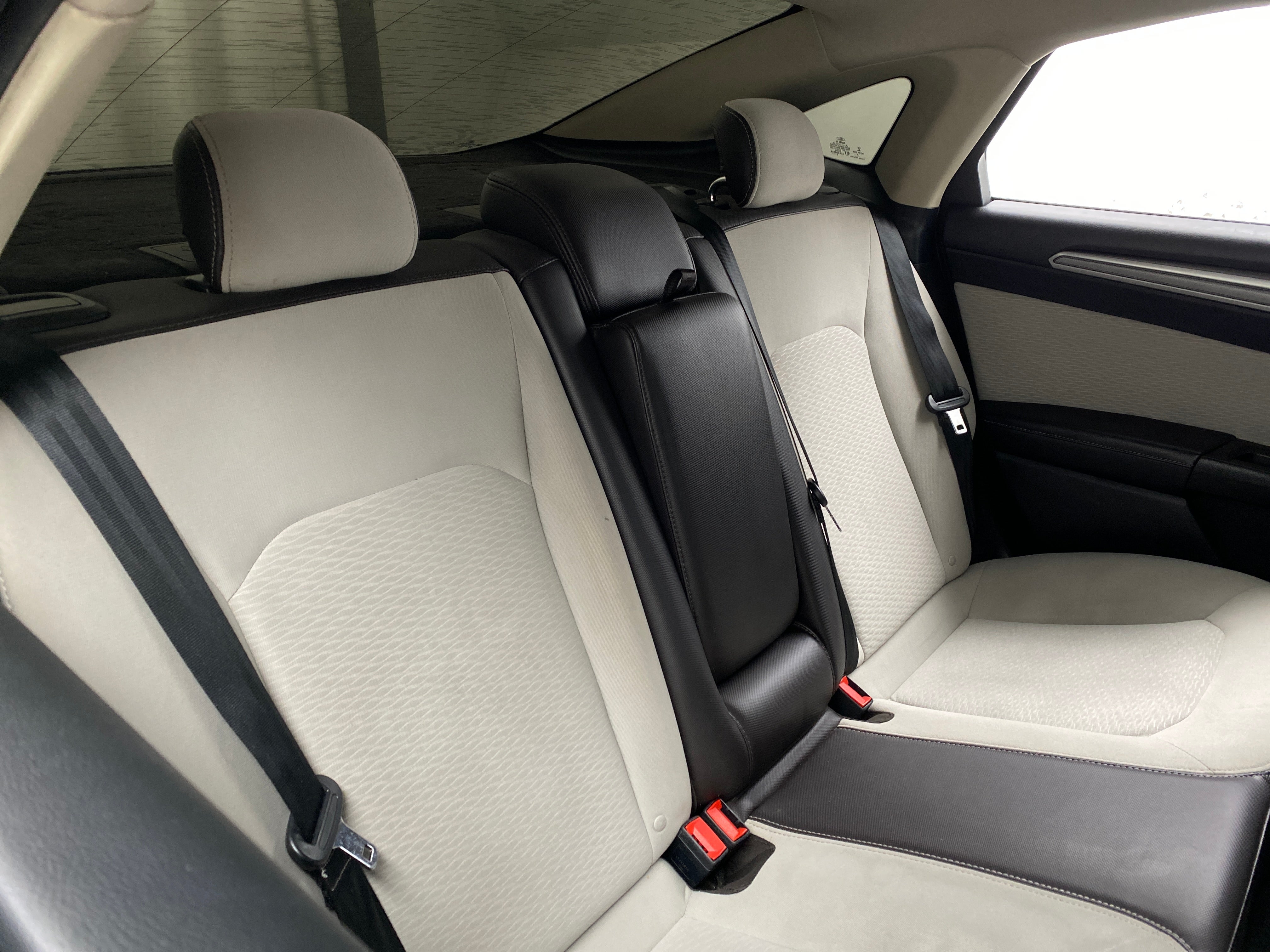 2020 Ford Fusion SE 6