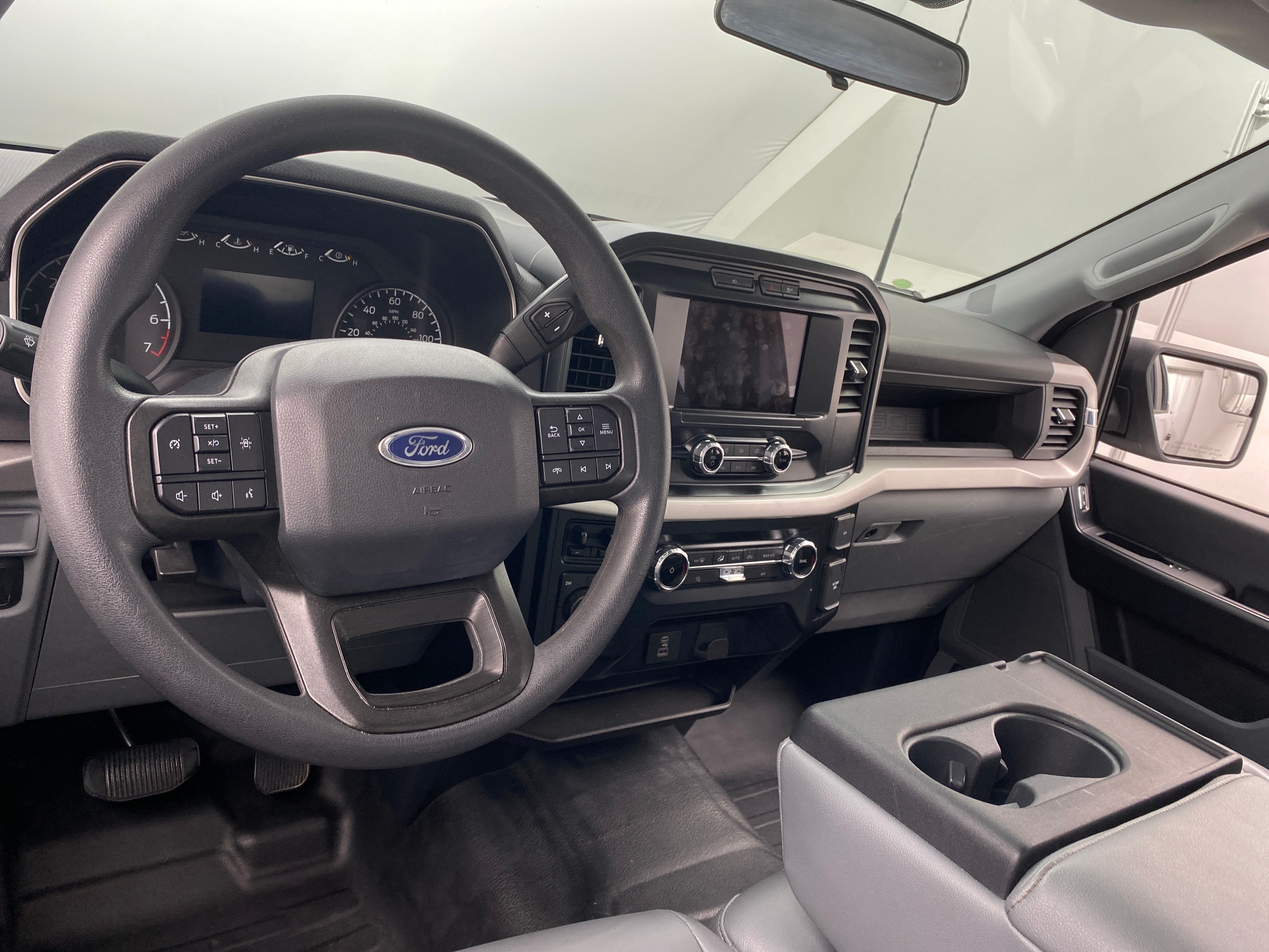 Thumbnail: 2022 Ford Econoline - 3