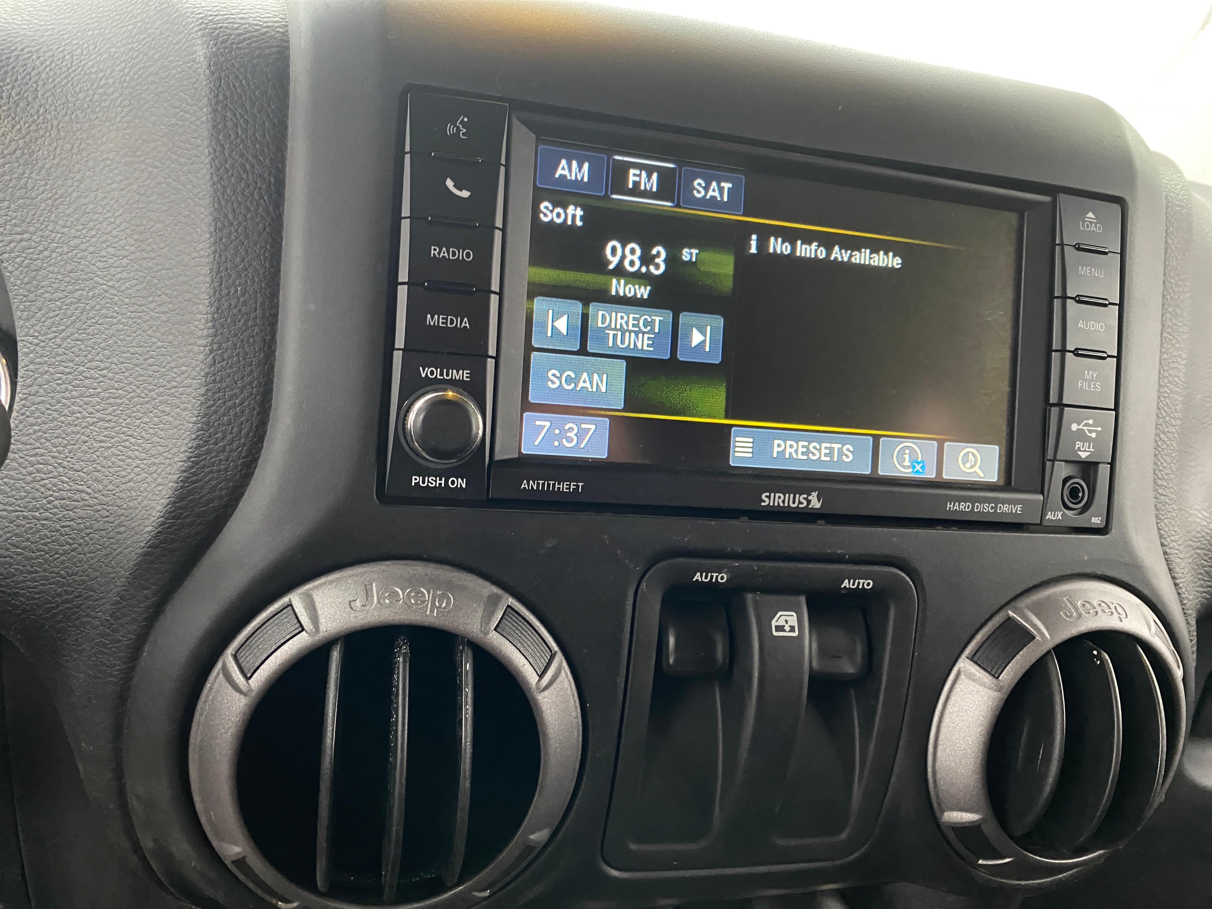 2017 Jeep Wrangler Sport S 4