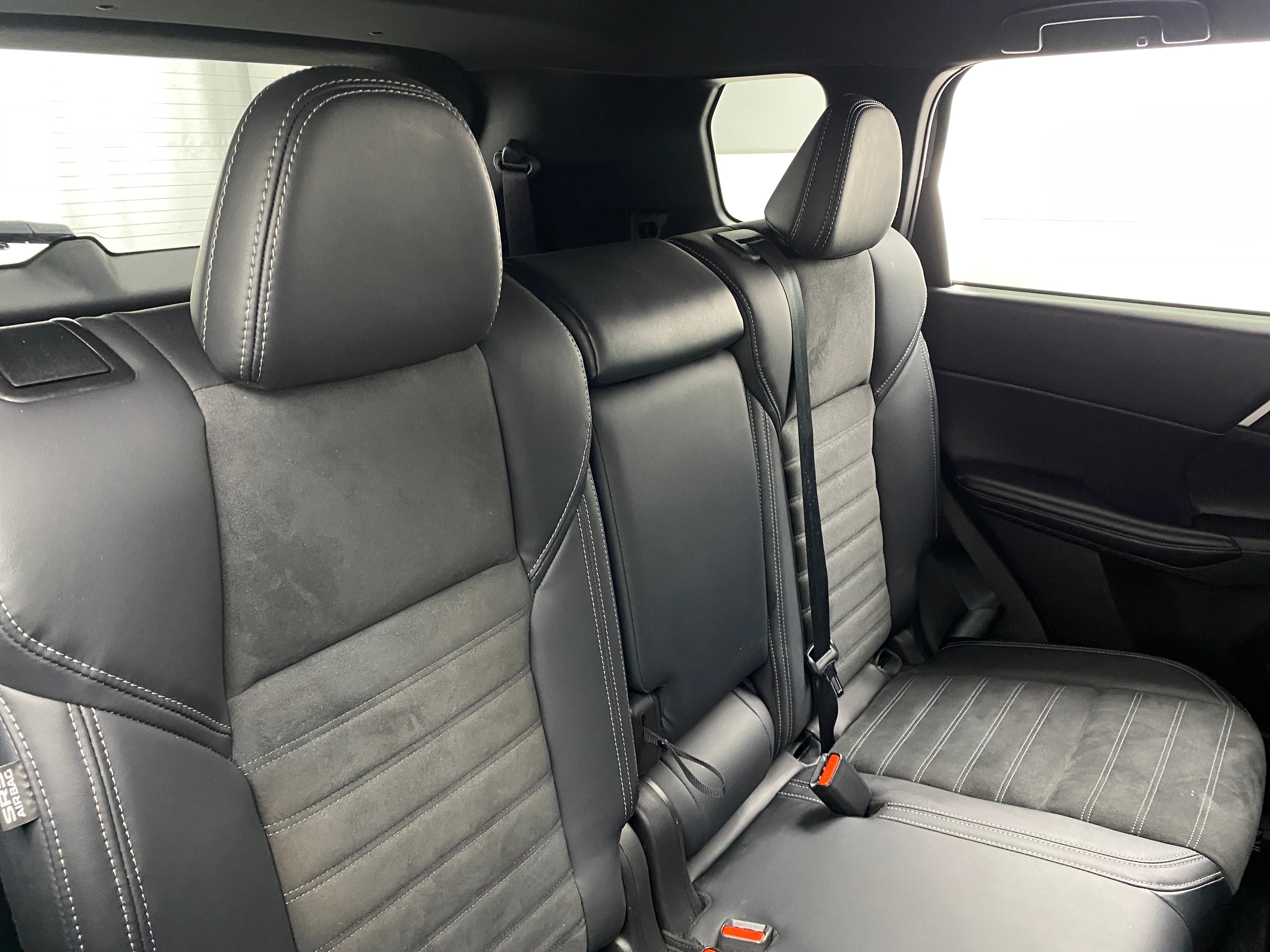 2024 Mitsubishi Outlander Black Edition 6