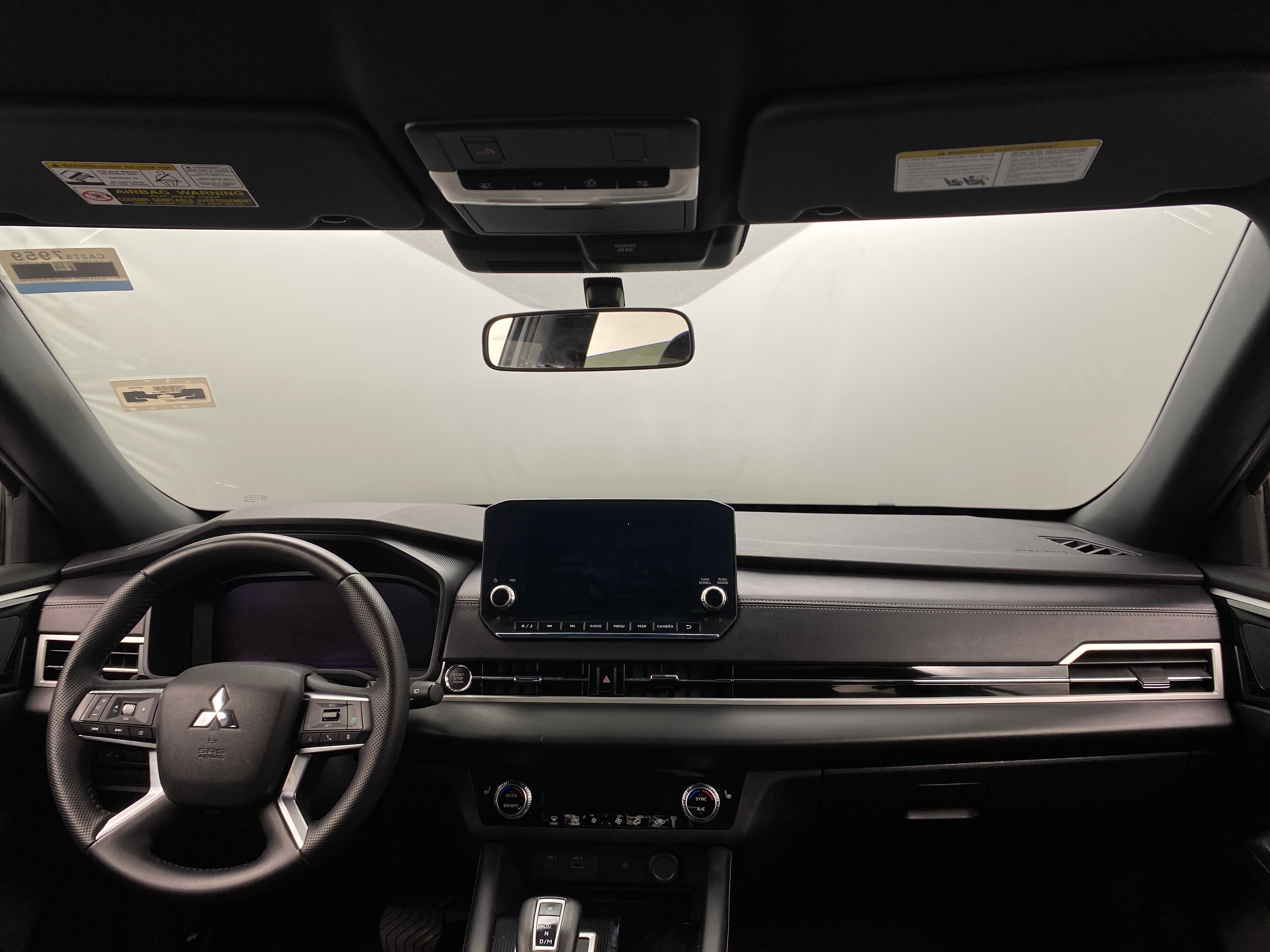 2024 Mitsubishi Outlander Black Edition 3