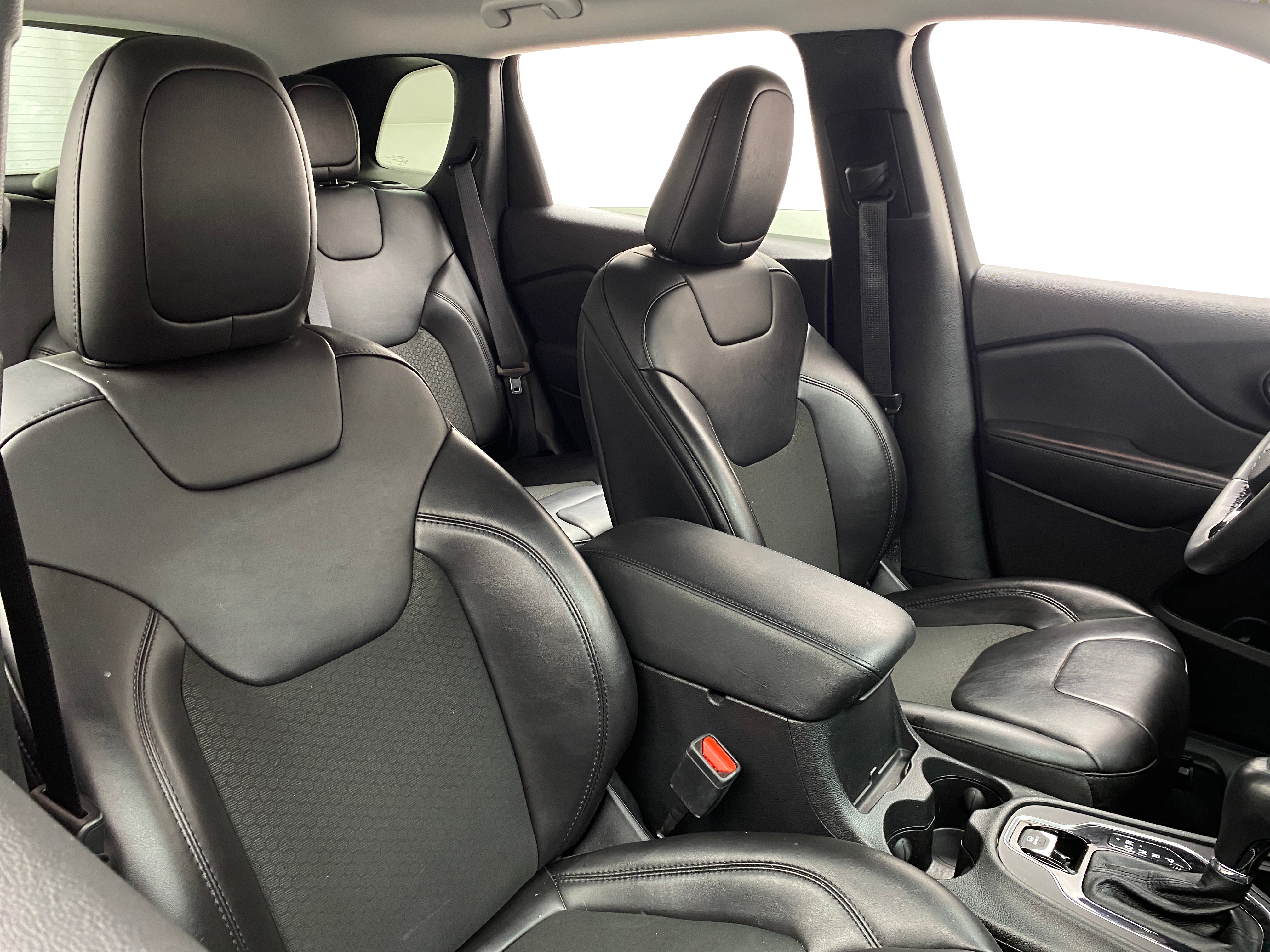 2021 Jeep Cherokee Altitude 2